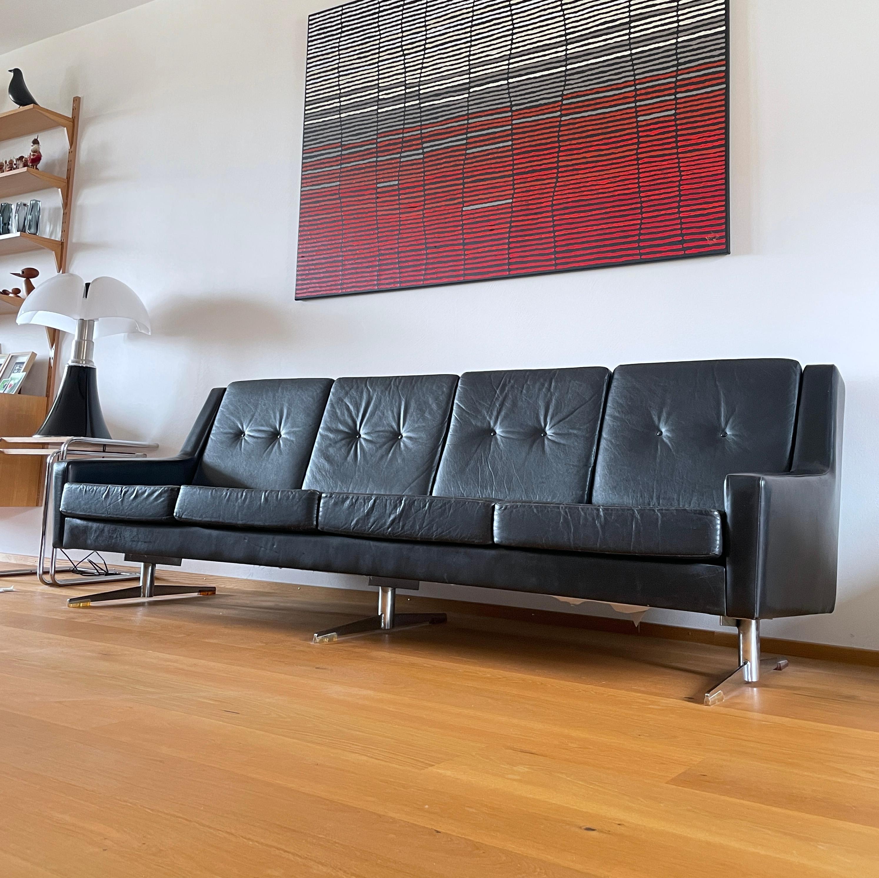 Mid-Century Modern Canapé scandinave en cuir à 4 places de la fin des années 1960 et du début des années 1970 en vente