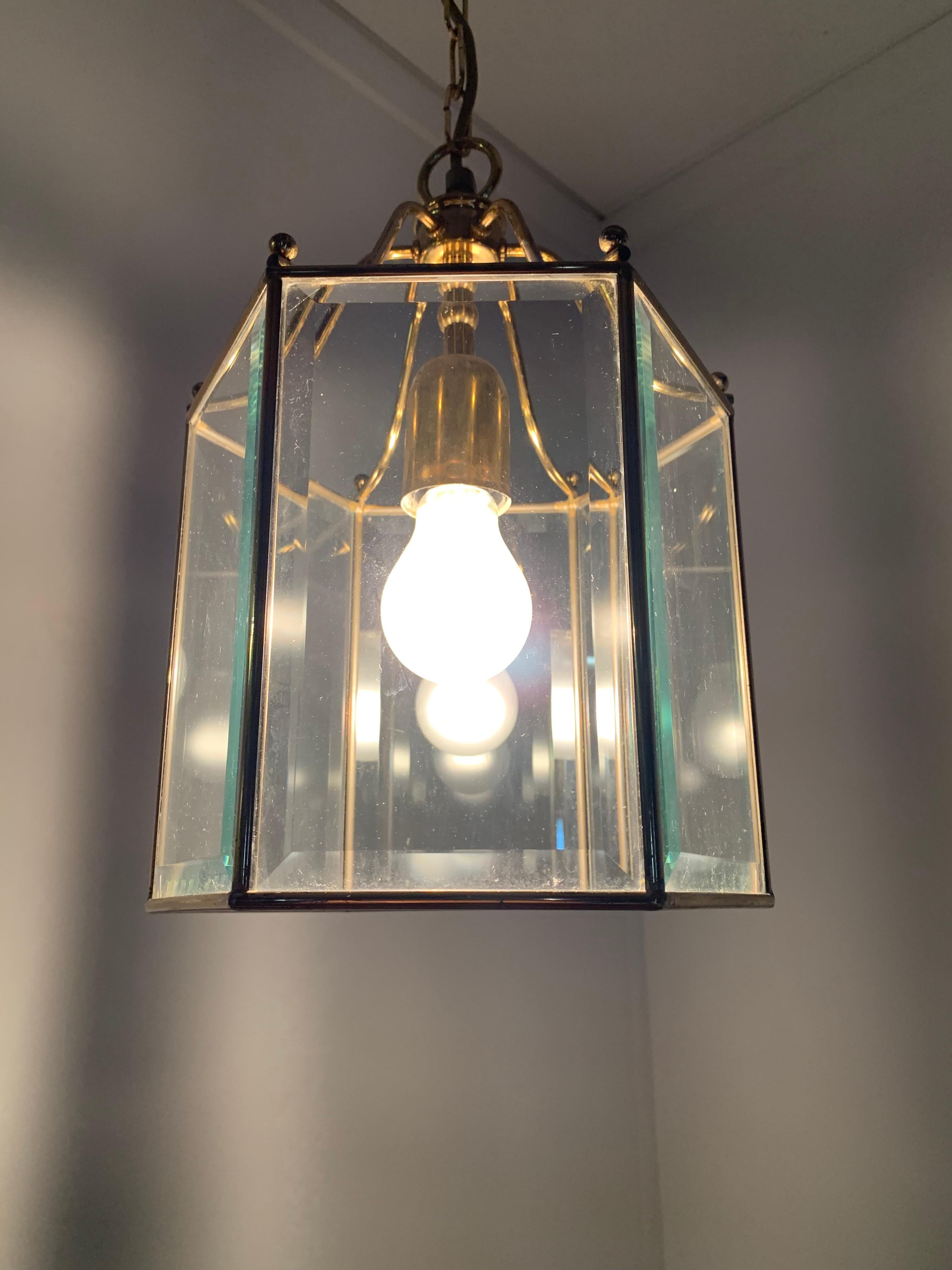Stylish Late 20th Century Brass & Beveled Glass Hexagonal Pendant Light Fixture For Sale 8