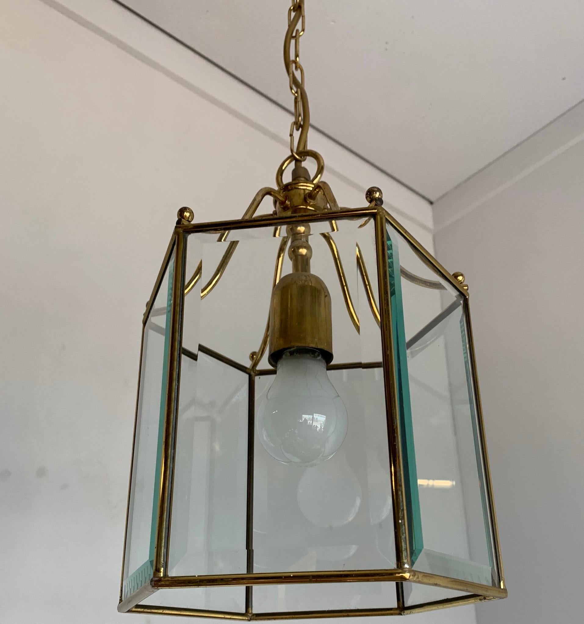 Stylish Late 20th Century Brass & Beveled Glass Hexagonal Pendant Light Fixture For Sale 10