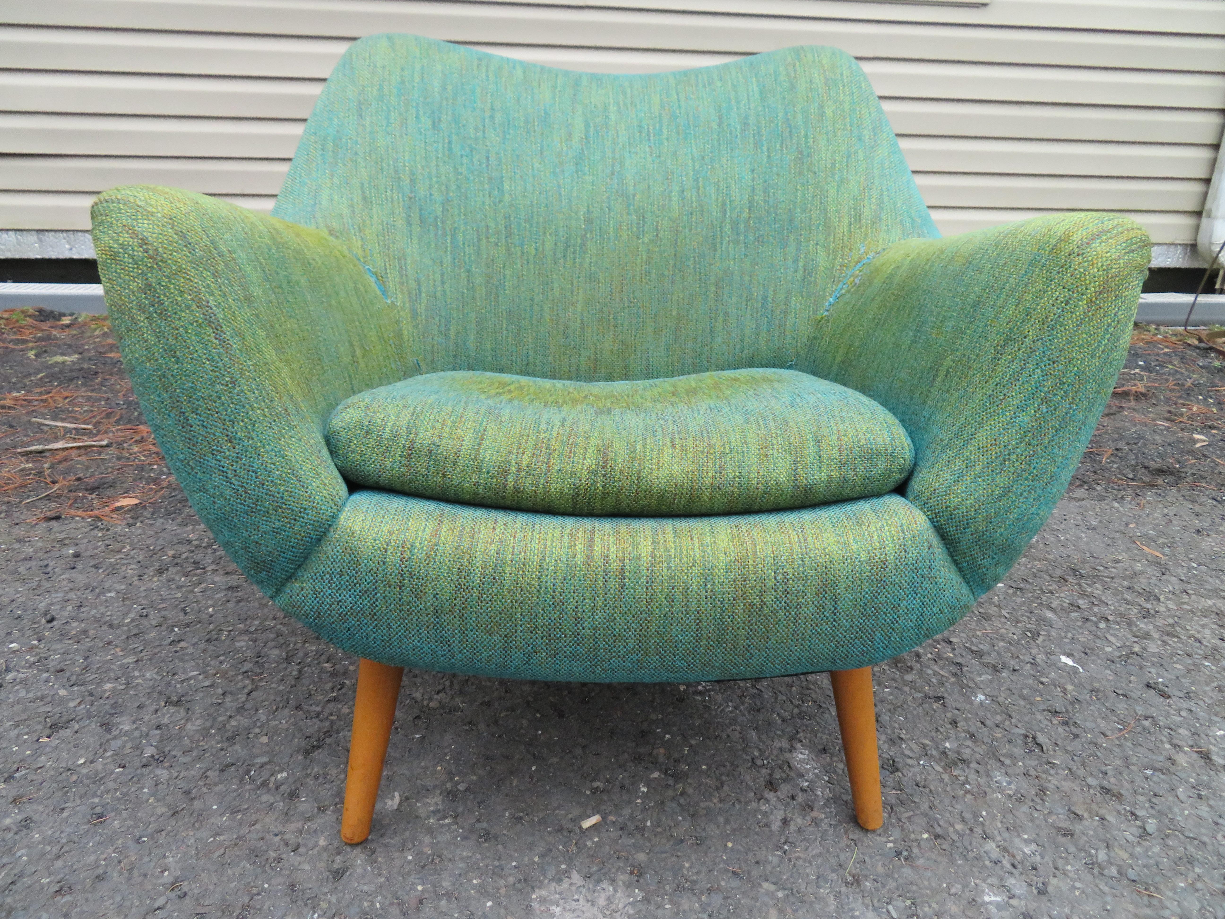 Stylish Pair Lawrence Peabody Barrel Back Tub Chair Selig, Mid-Century Modern In Good Condition For Sale In Pemberton, NJ