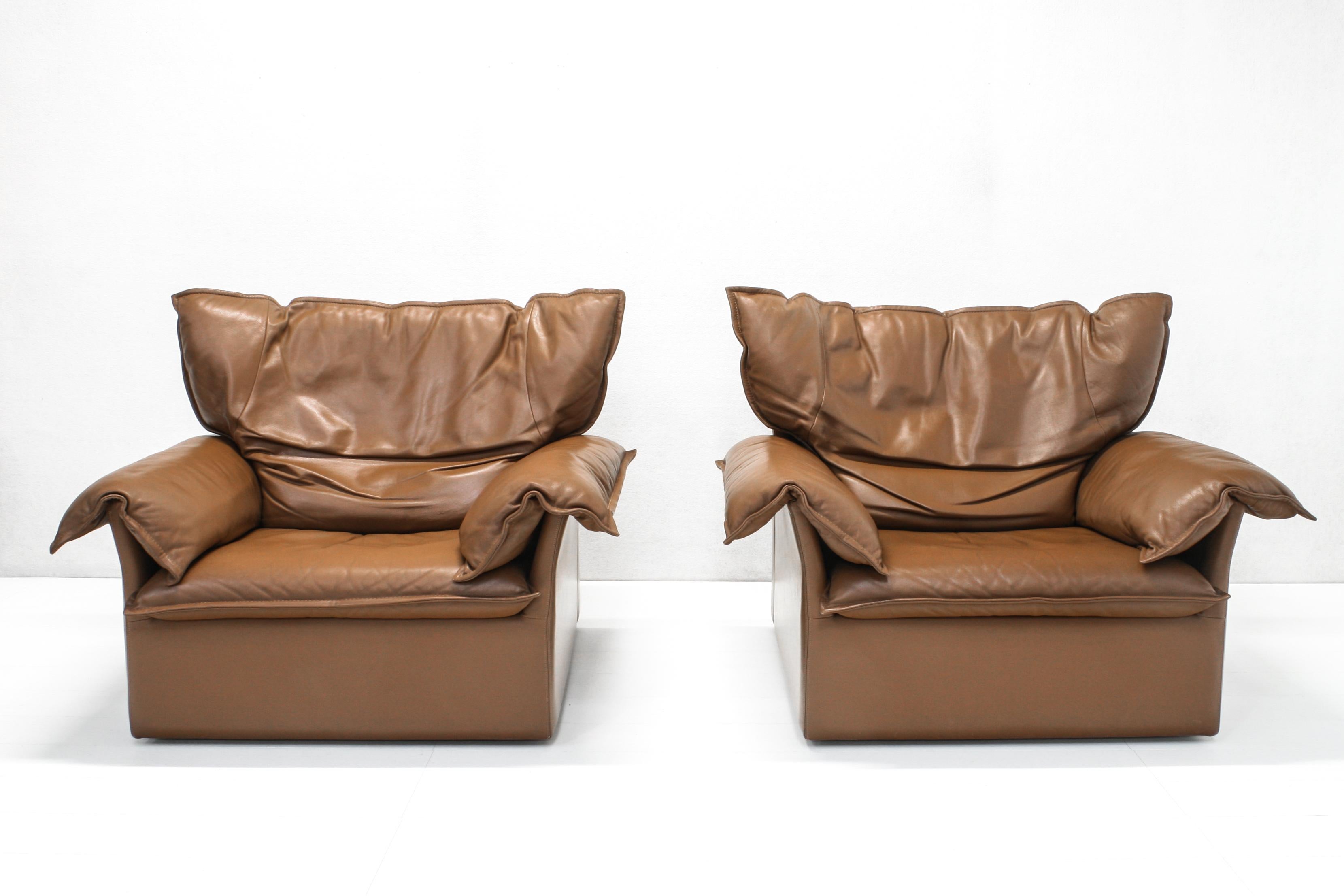 Mid-Century Modern Stylish Leather Downfilled Wingback Armchairs by Durlet, 1970s, Set of 2 For Sale