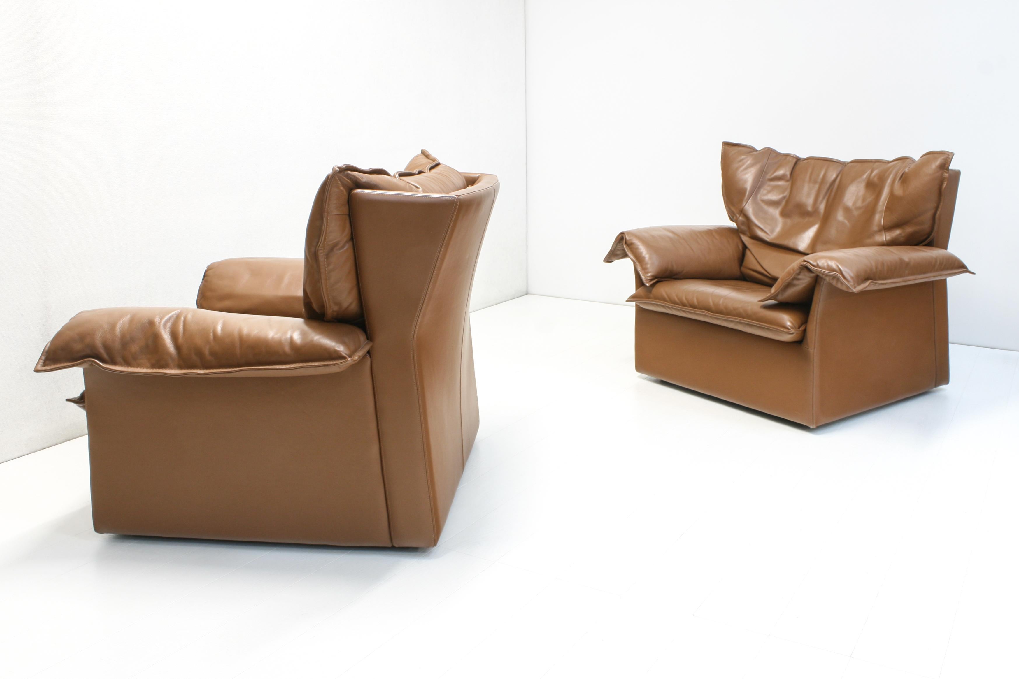 20th Century Stylish Leather Downfilled Wingback Armchairs by Durlet, 1970s, Set of 2 For Sale