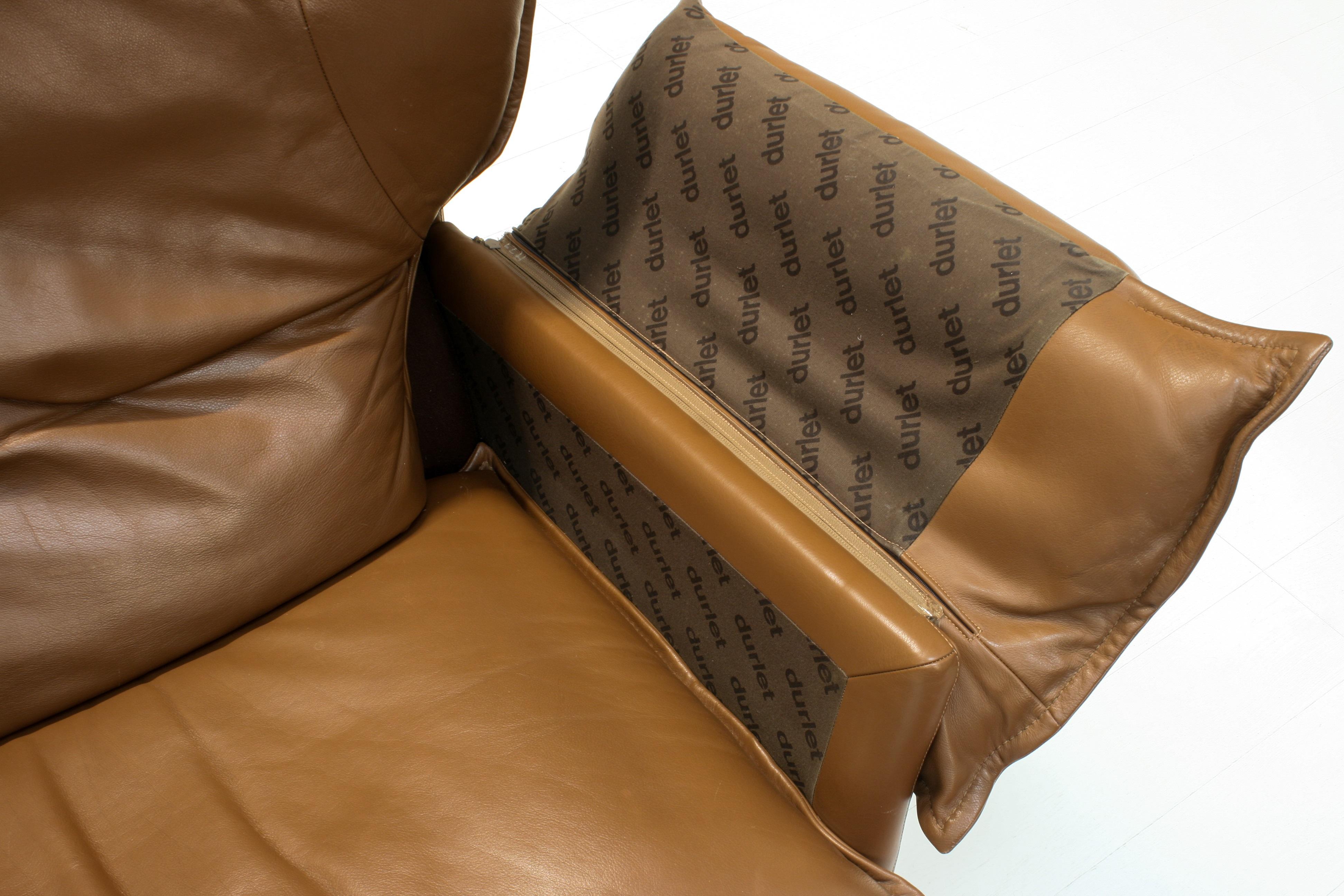 Stilvolles zweisitziges Leder-Sofa mit gefüllter Ohrensessel und Daunenlehne von Durlet, 1970er Jahre im Angebot 7