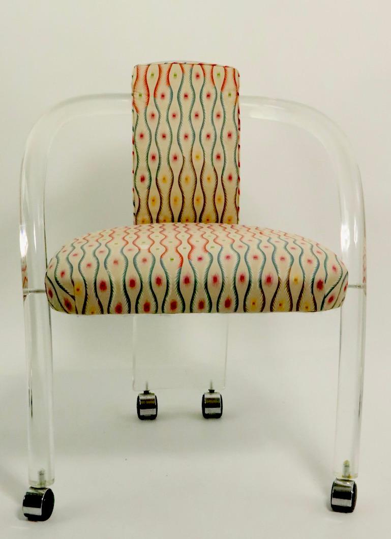 Stilvoller Sessel aus Lucite im Stil von Charles Hollis Jones im Zustand „Gut“ im Angebot in New York, NY