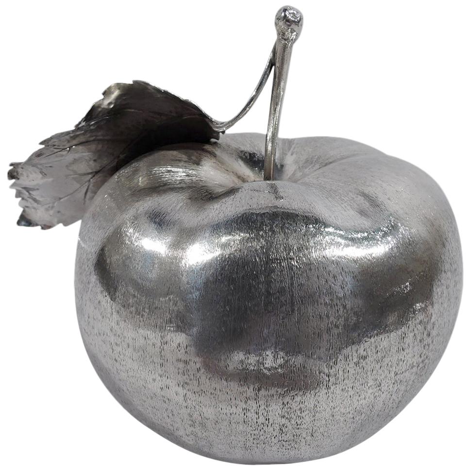 Stylish Mario Buccellati Modern Sterling Silver Figural Apple Lighter