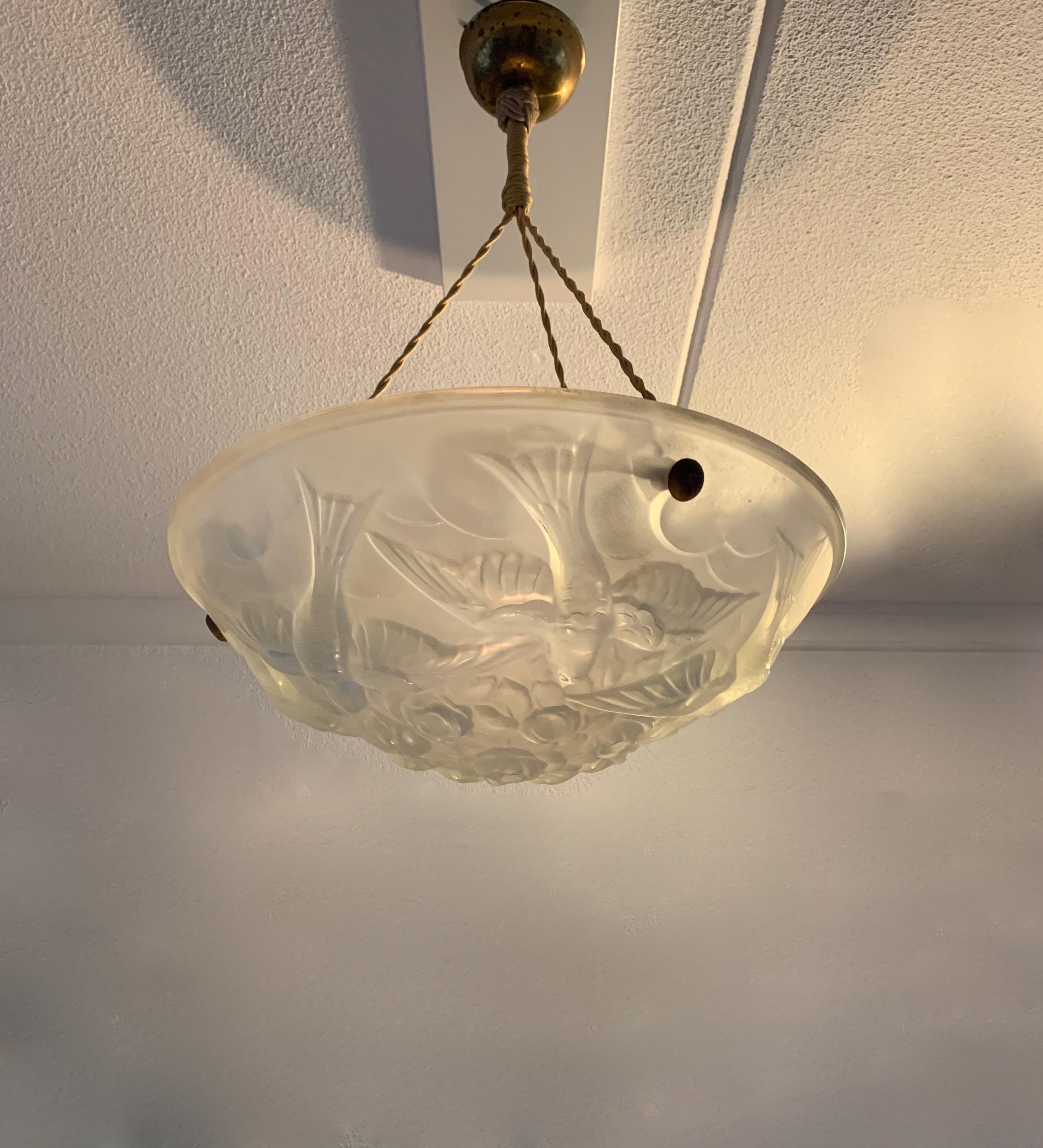 20th Century Stylish & Meaningful Art Deco Chandelier, Frosted Glass w. Flying Pigeons Sabine