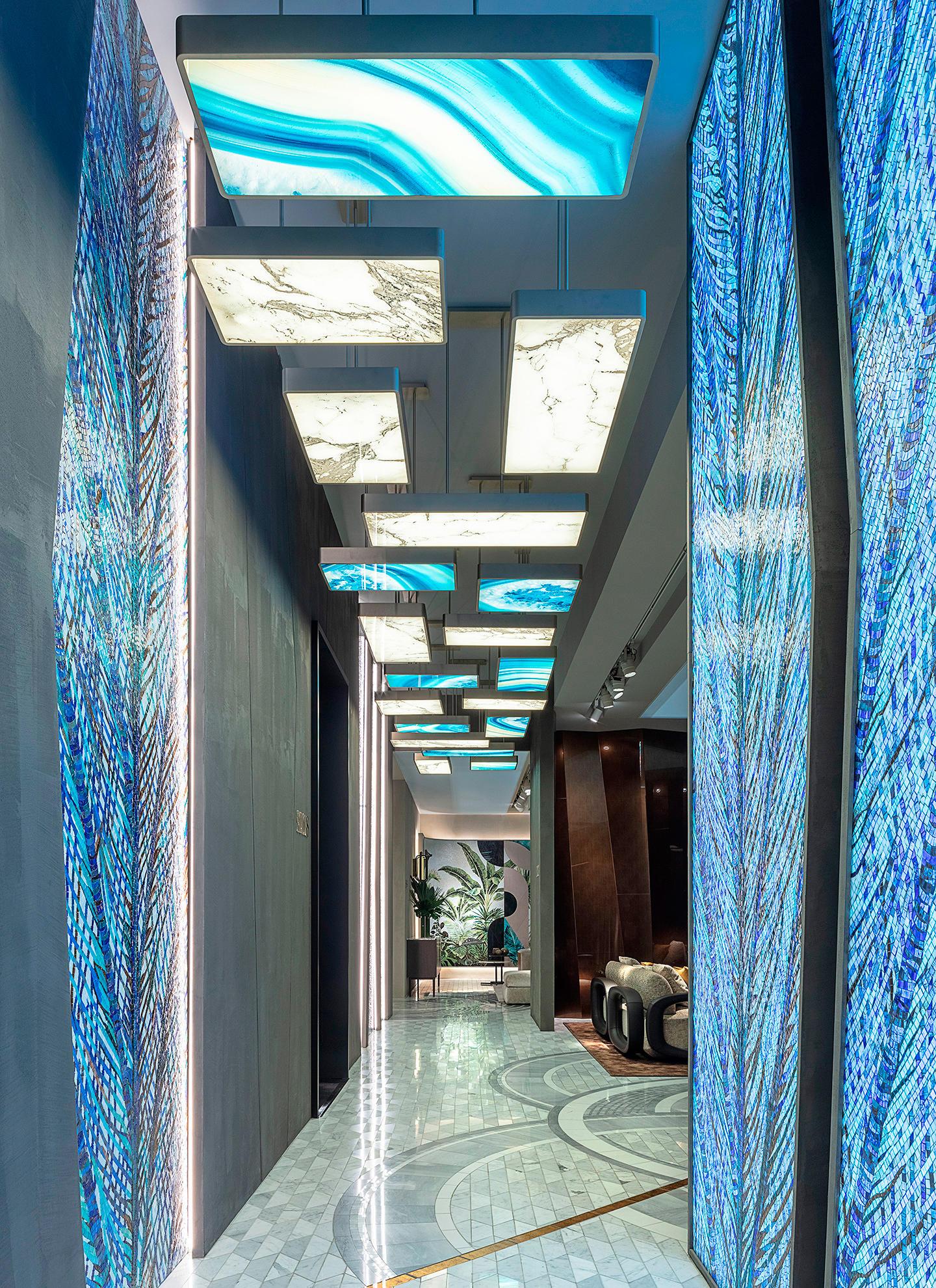 Italiano Elegante lampada da soffitto in metallo finitura champagne opalescente Vetrite in vendita