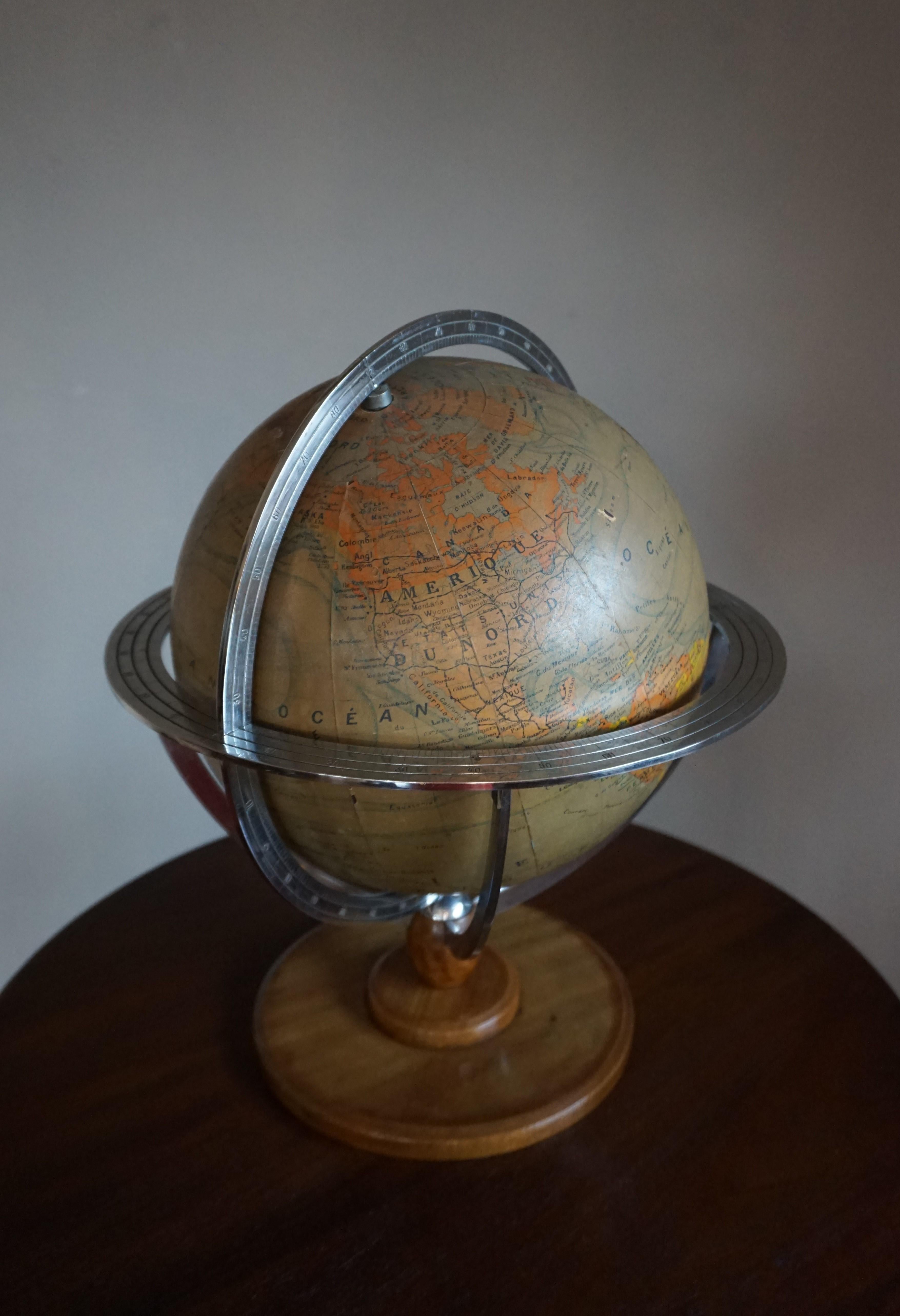 Stylish Mid-20th Century Made, Parisian Terrestrial Desk / Table Globe with Lamp For Sale 9