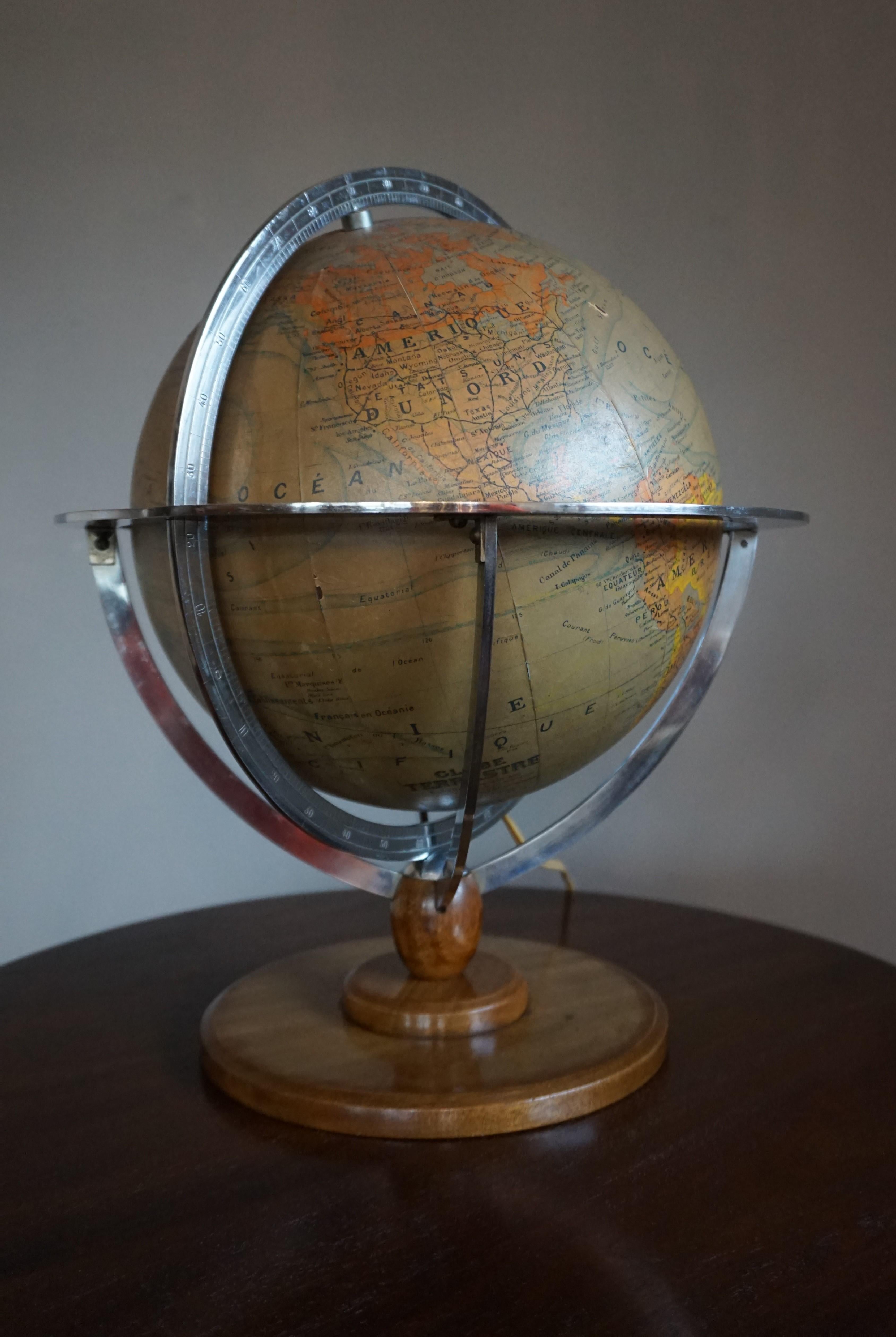 Stylish Mid-20th Century Made, Parisian Terrestrial Desk / Table Globe with Lamp For Sale 11