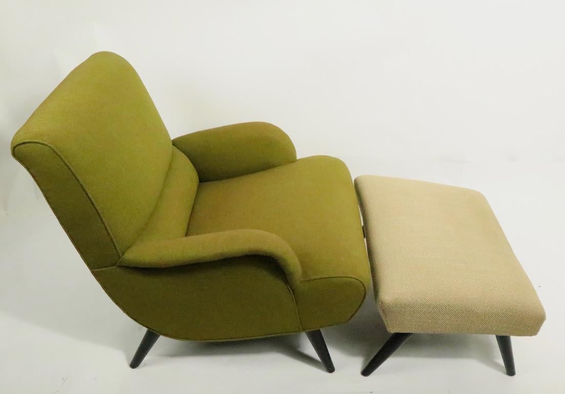 Mid-Century Modern Stylish Mid Century Lounge Chair and Ottoman