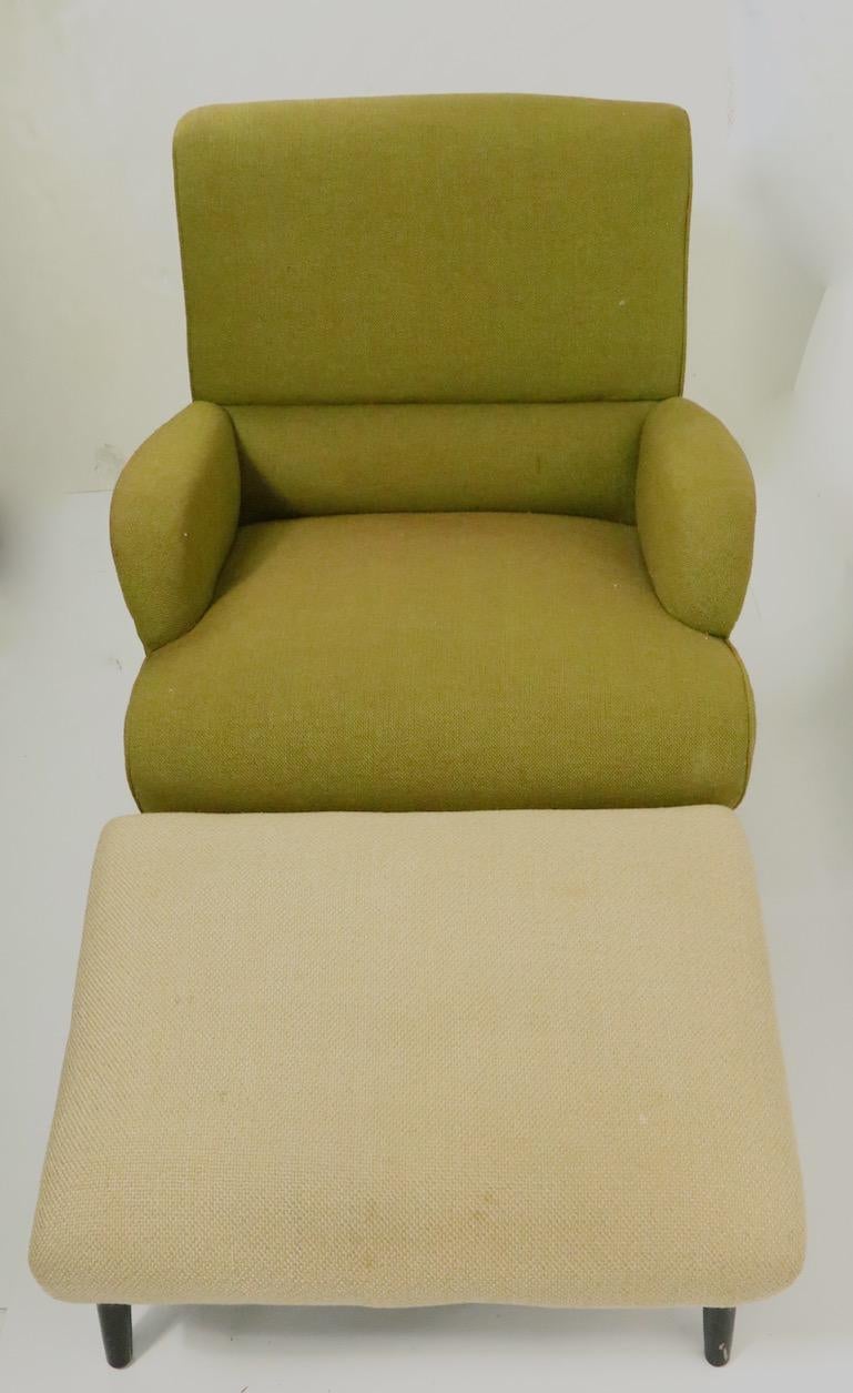 Stylish Mid Century Lounge Chair and Ottoman In Good Condition In New York, NY