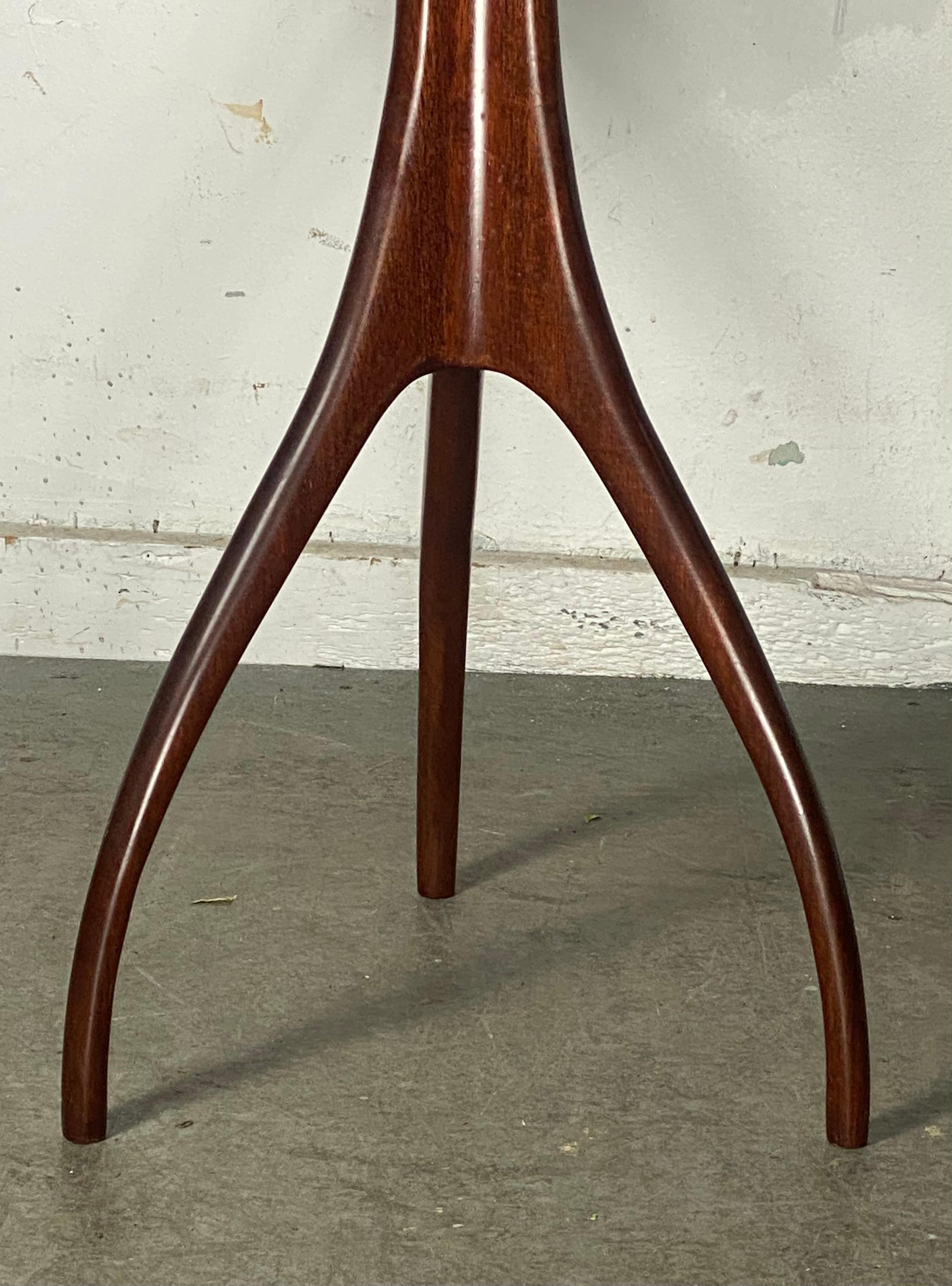Mid-Century Modern Stylish Midcentury Mahogany Tripod Lamp Table / Stand Attrib to Edward Wormley For Sale