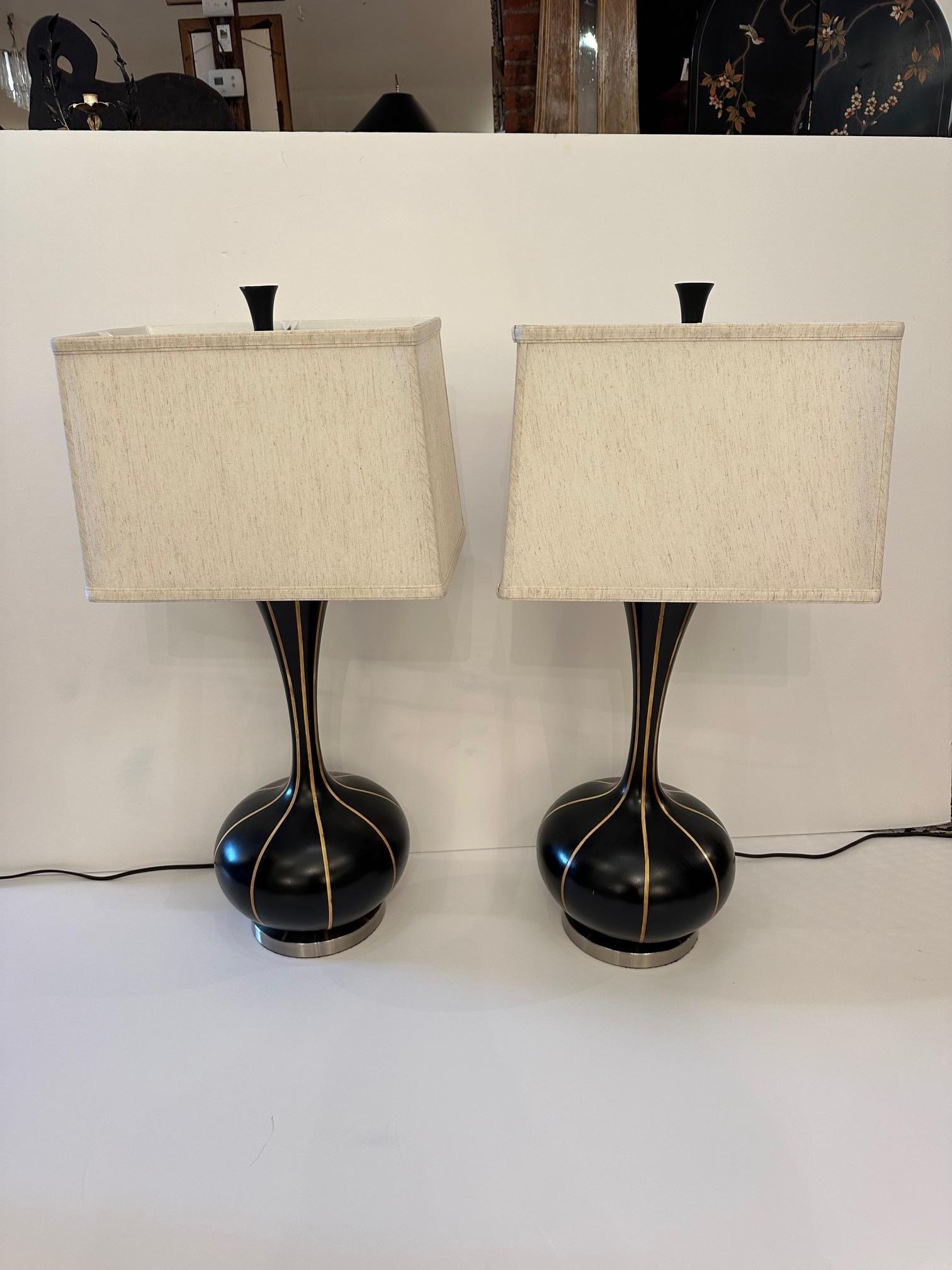 North American Stylish Mid Century Modern Black and Brown Table Lamps For Sale