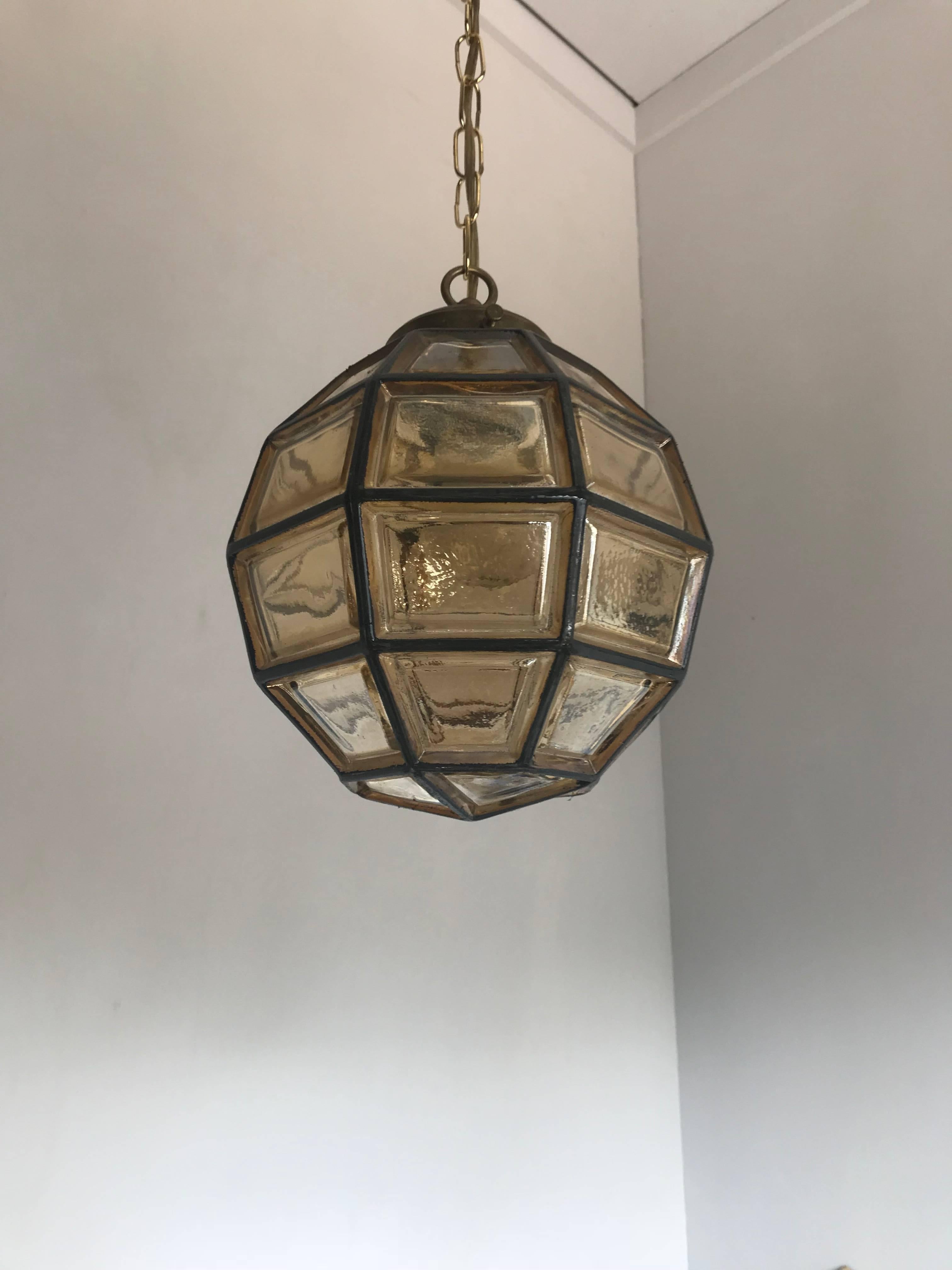 Stylish Mid-Century Modern Facetted and Lined Glass Pendant or Ceiling Lamp For Sale 2