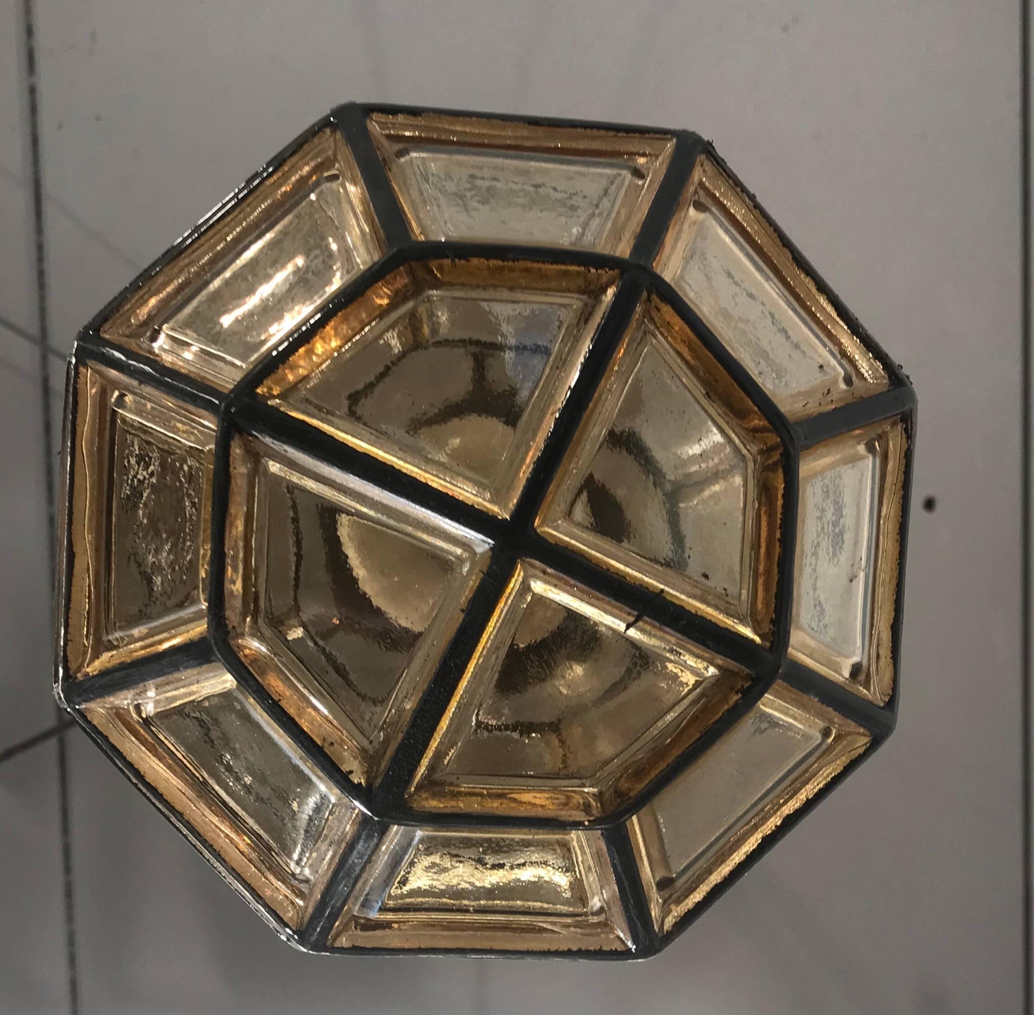Stylish Mid-Century Modern Facetted and Lined Glass Pendant or Ceiling Lamp For Sale 3