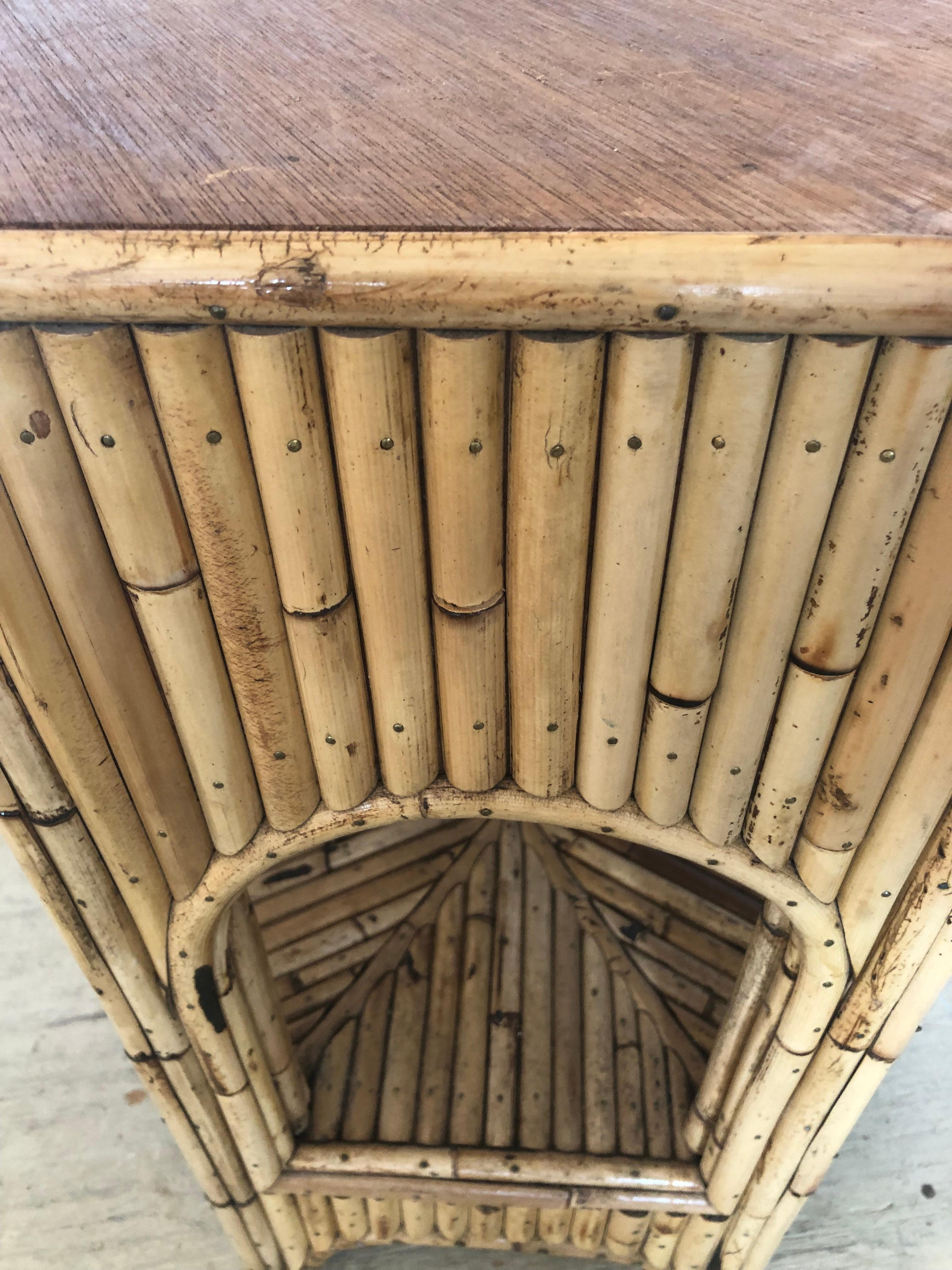 Stylish Mid Century Modern Hexagonal Bamboo Side End Table For Sale 3
