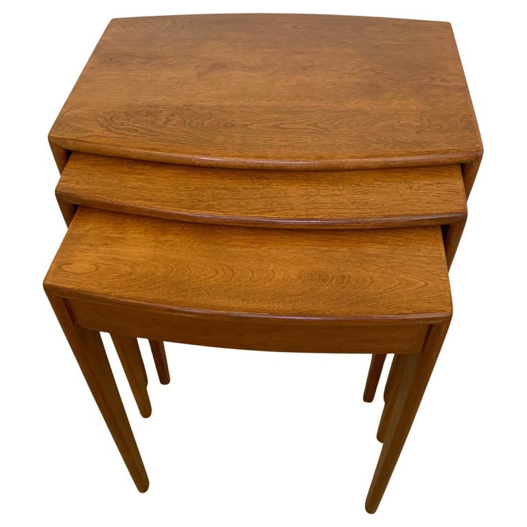 Stylish Mid Century Modern Set of Heywood Wakefield Maple Nesting