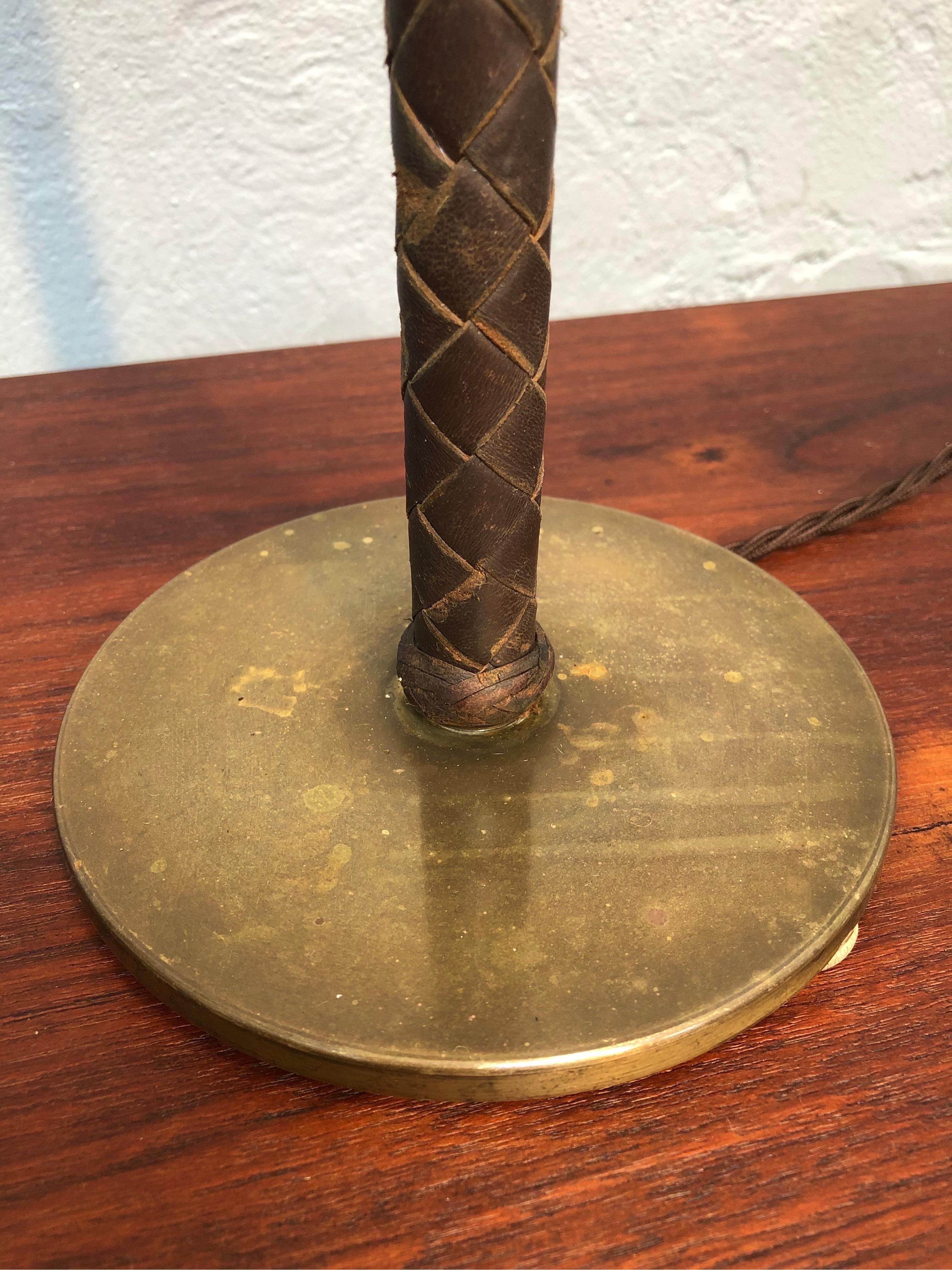 Danish Stylish Mid-Century Modern Table Lamp in Brass and Leather For Sale