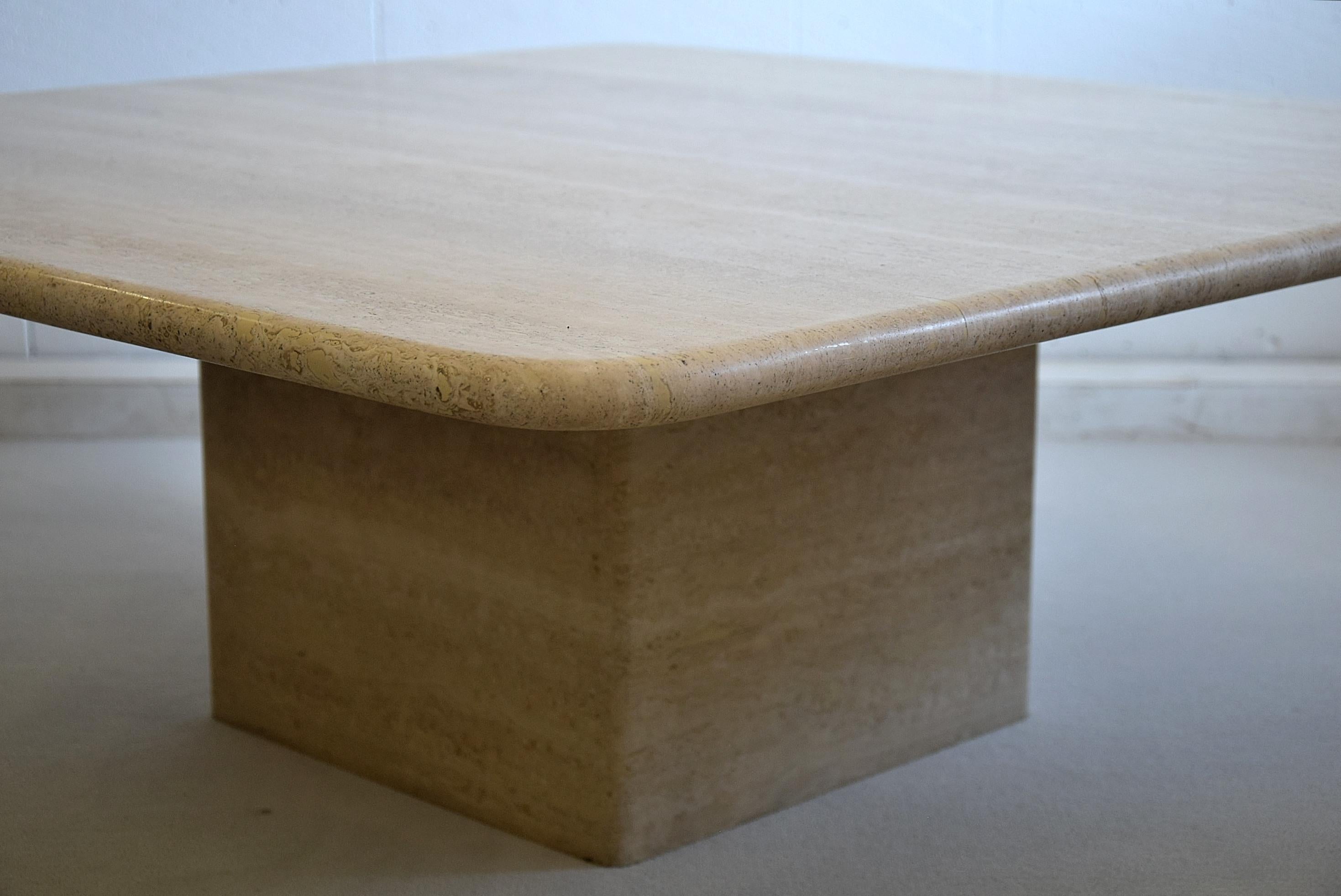 Mid-Century Modern Travertine Coffee Table In Good Condition For Sale In Weesp, NL