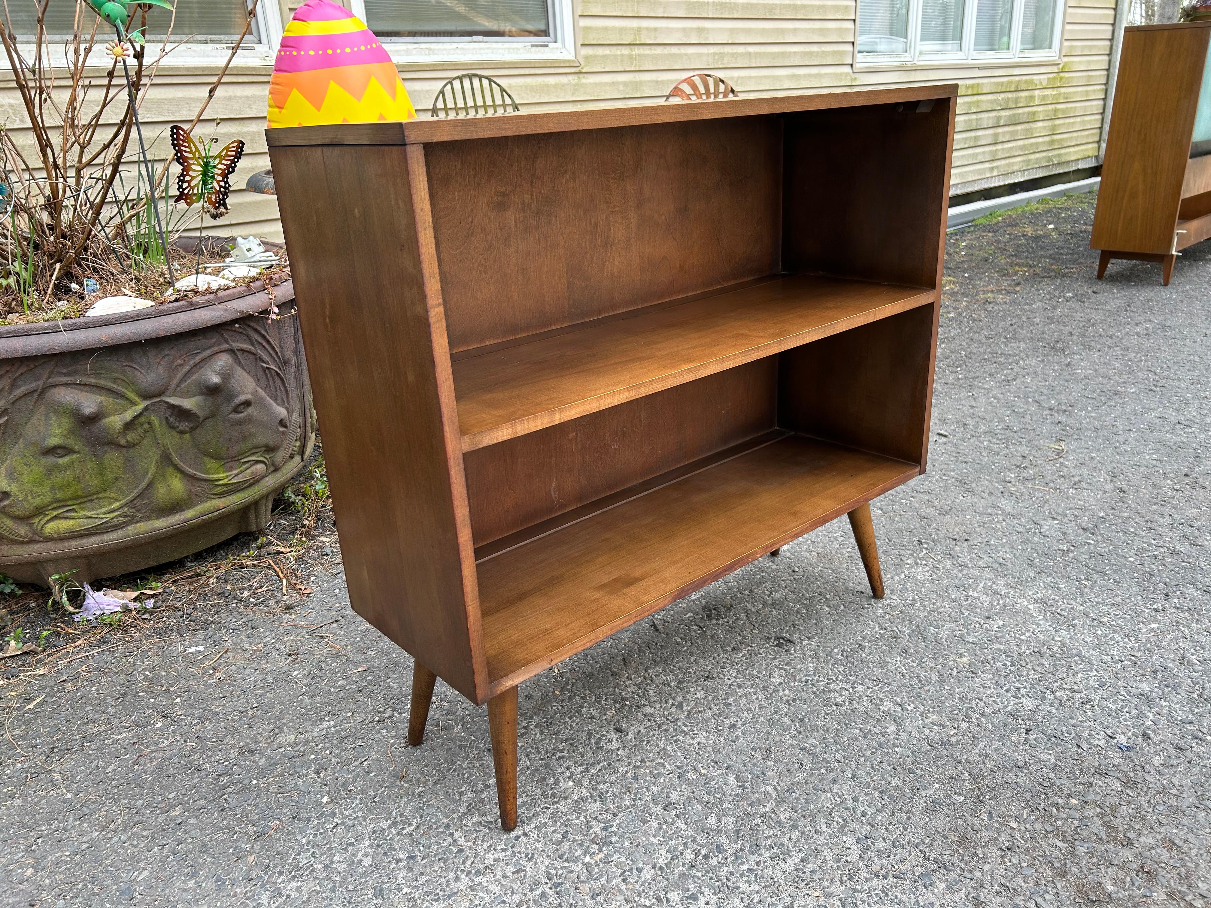 Stylish Mid-Century Small Bookcase by Paul McCobb for Planner Group For Sale 6