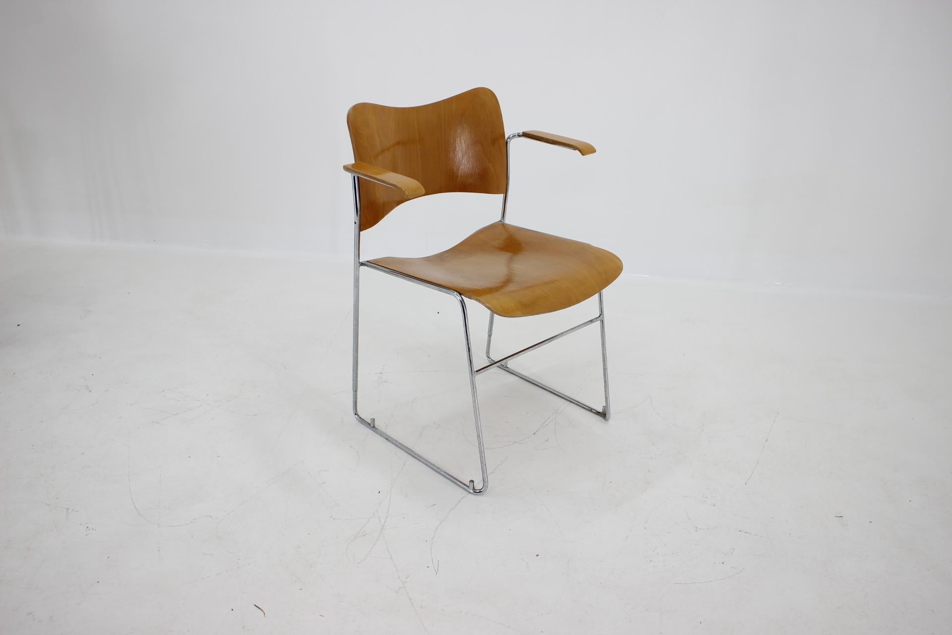 Stylish armchairs from plywood and chrome-plated steel, Czechoslovakia, 1960s
Ten pieces available.