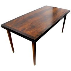 Stylish Mid Century Dining Table with Refractory Leaves