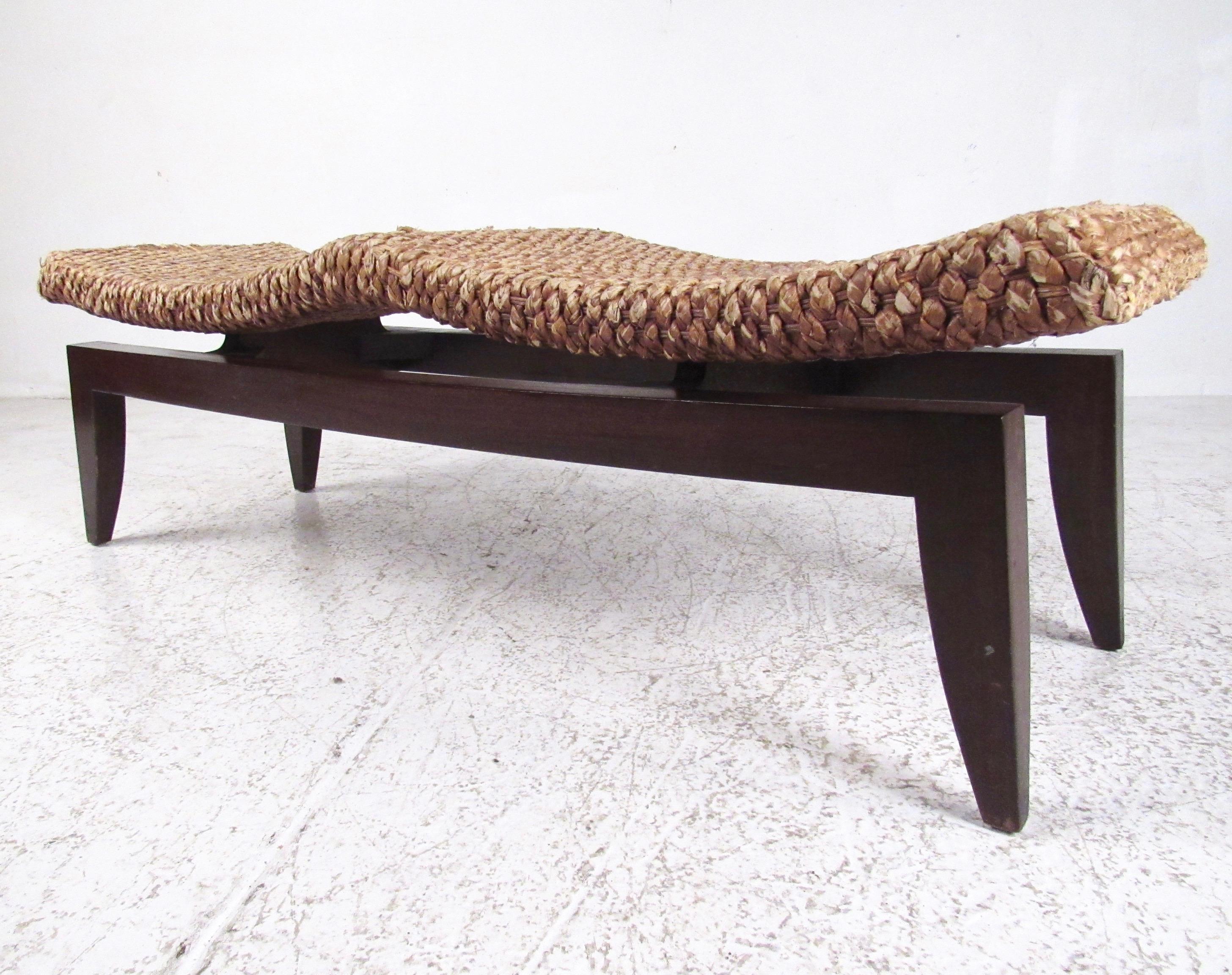 Stylish Modern Two-Seat Window Bench In Good Condition In Brooklyn, NY