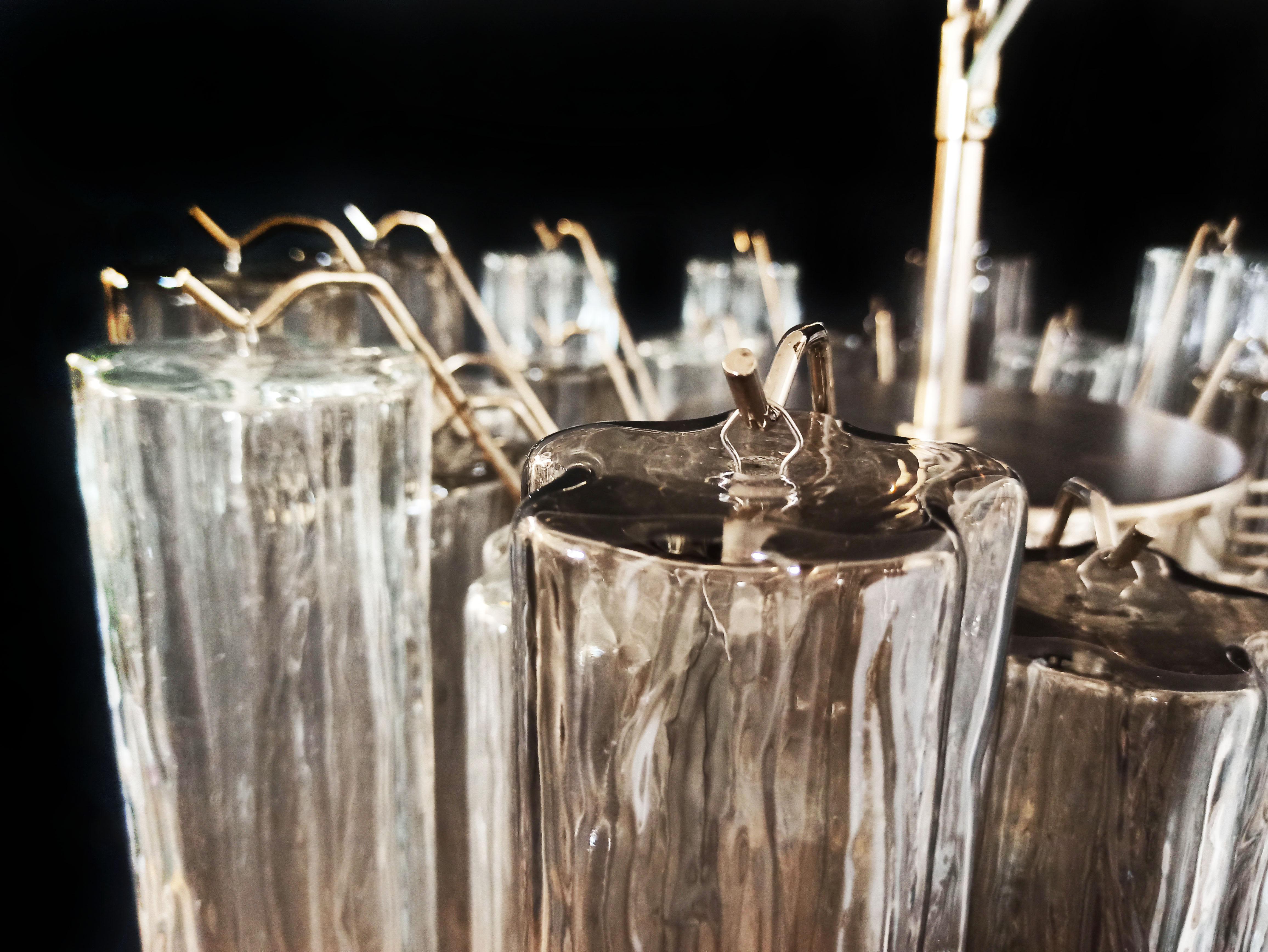 Lustre élégant tube en verre de Murano, 36 tubes en verre fumé en vente 13