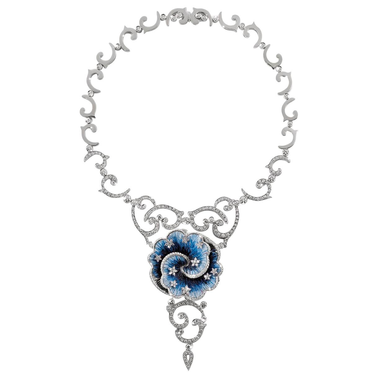 Collier élégant en or blanc avec diamants blancs et micro-mosaïque, décoré à la main