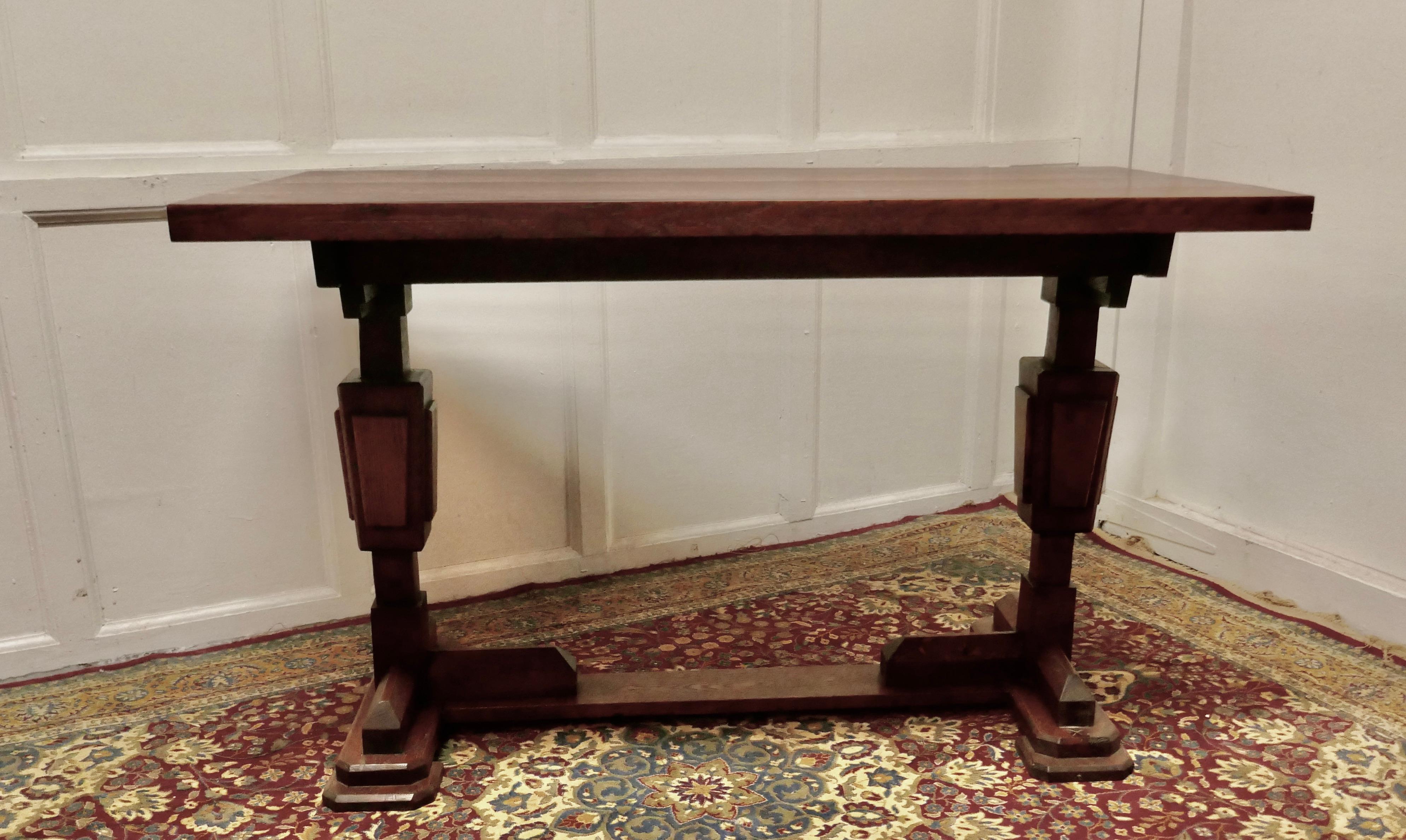Stylish Odeon Design Art Deco Oak Refectory Table In Good Condition For Sale In Godshill, Isle of Wight