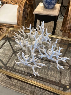 Elegante portacandele in ferro dipinto con corallo finto