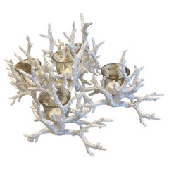 Elegante portacandele in ferro dipinto con corallo finto