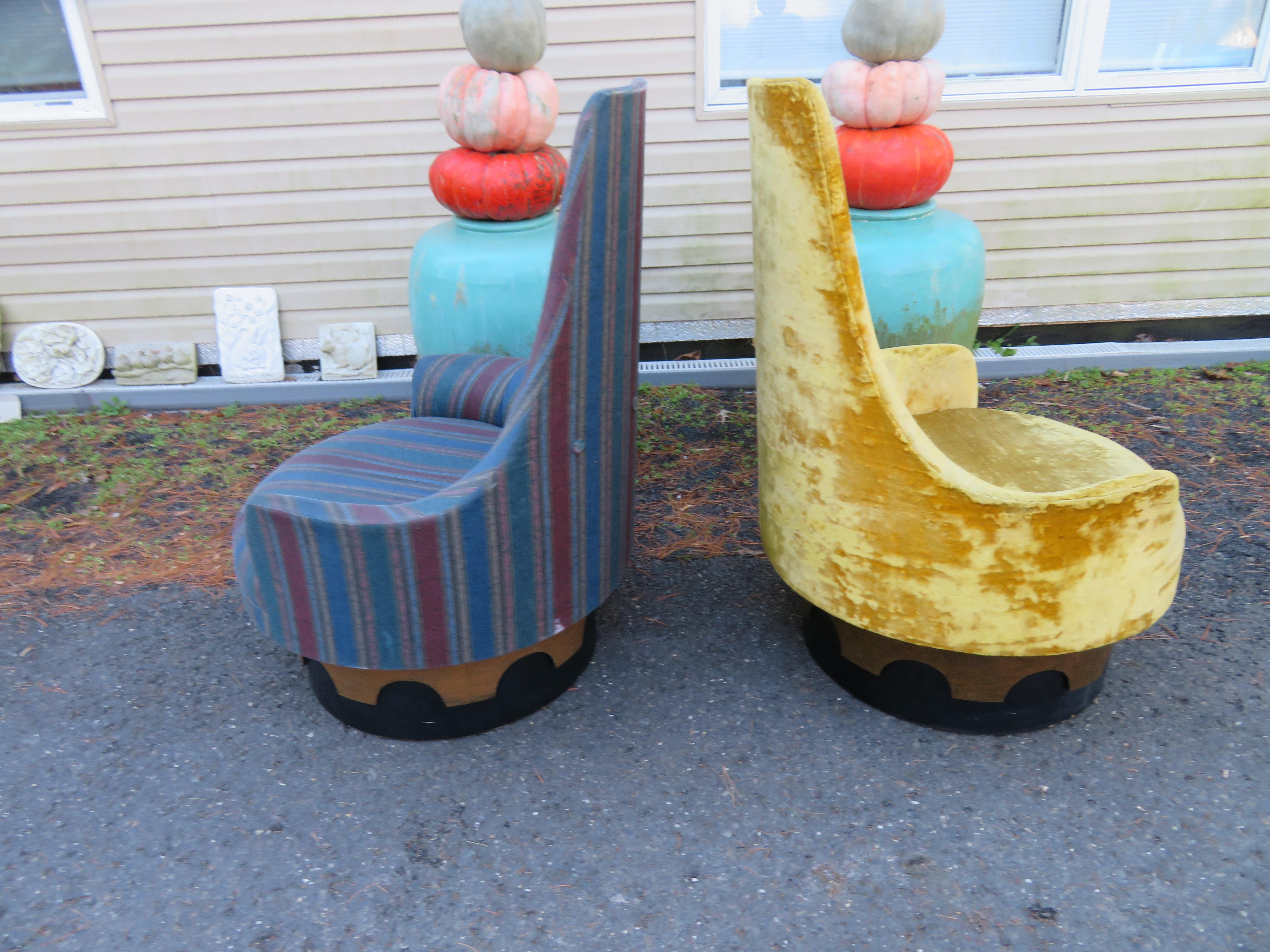 Mid-Century Modern Paire de fauteuils pivotants Adrian Pearsall élégants, style moderne du milieu du siècle dernier en vente
