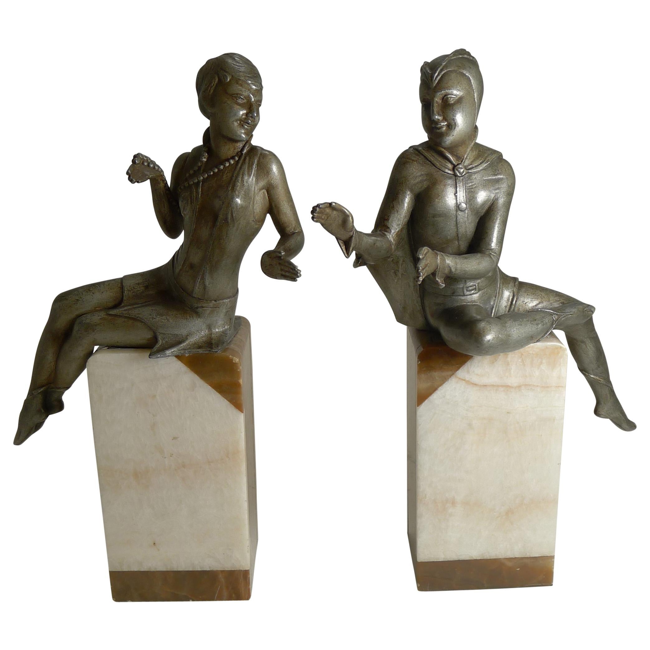 Stylish Pair of Art Deco Figures Signed Salvado, France, circa 1920 / Bookends