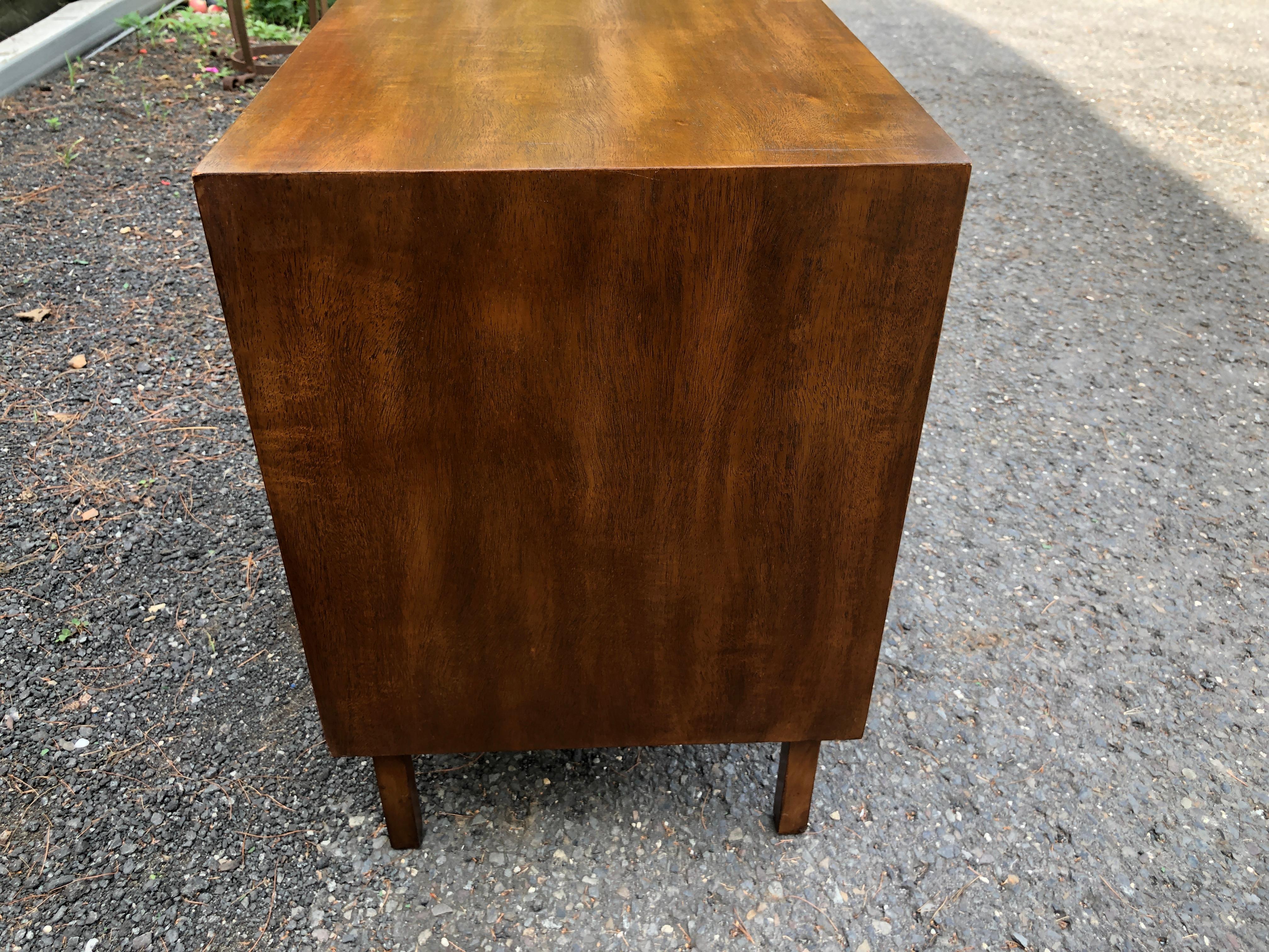 Stylish Pair John Widdicomb Walnut Night Stands Mid Century Modern For Sale 3