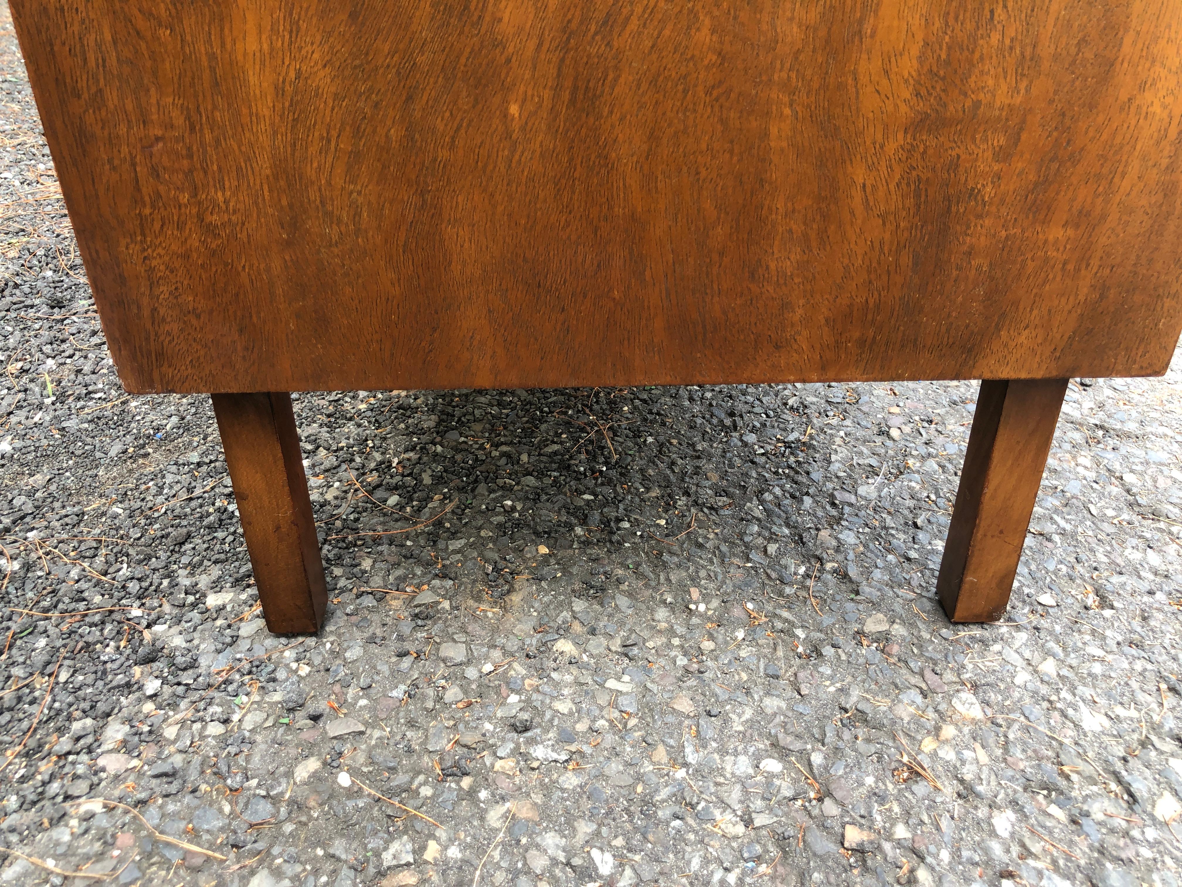 Stylish Pair John Widdicomb Walnut Night Stands Mid Century Modern  For Sale 4