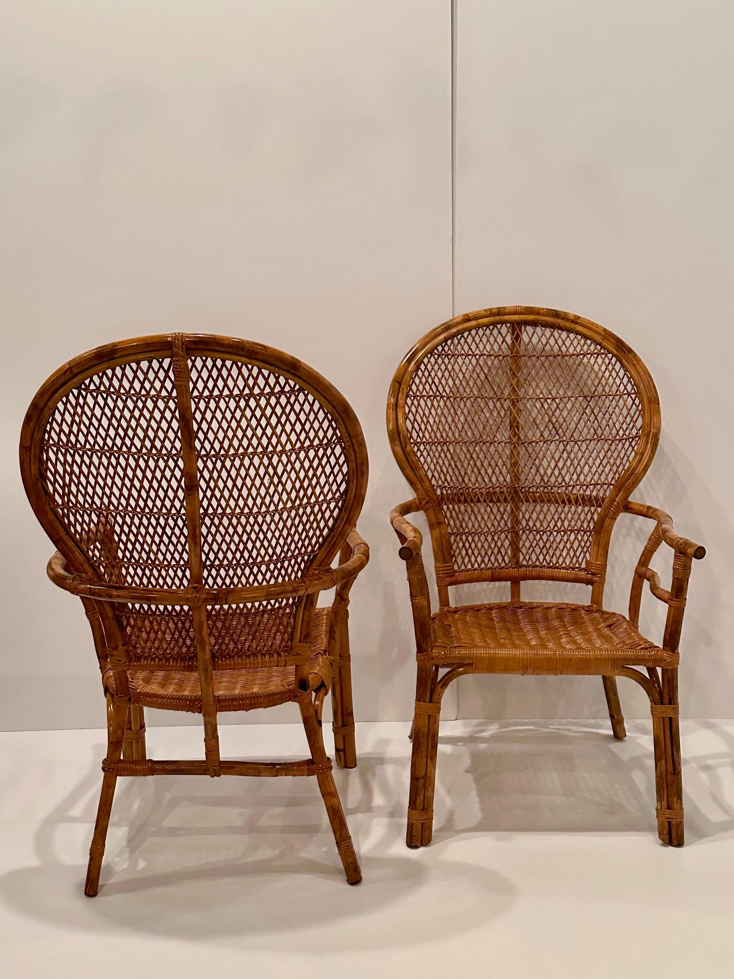 Bambou Paire de chaises à dossier en éventail en bambou et en rotin en vente