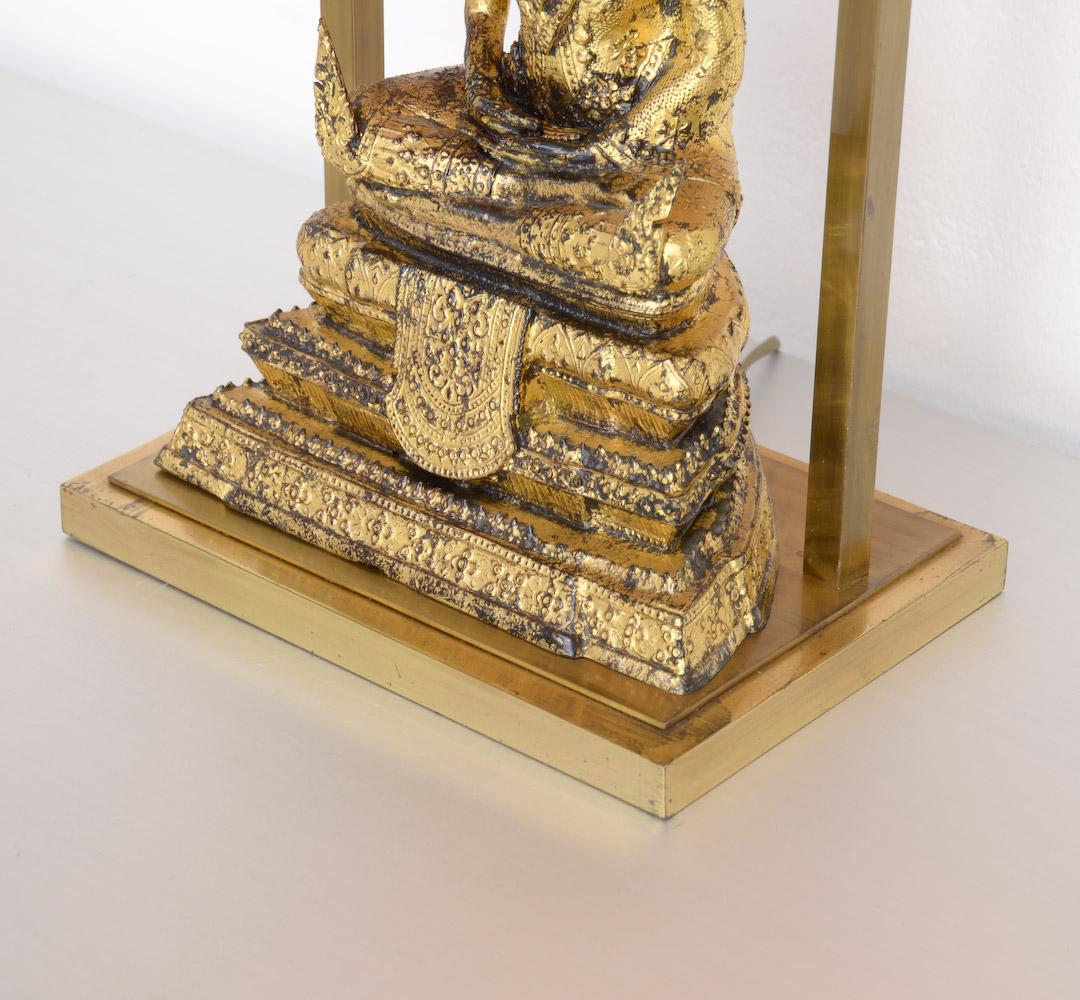 Stilvolles Paar Buddha-Tischlampen aus vergoldeter Bronze (Moderne) im Angebot