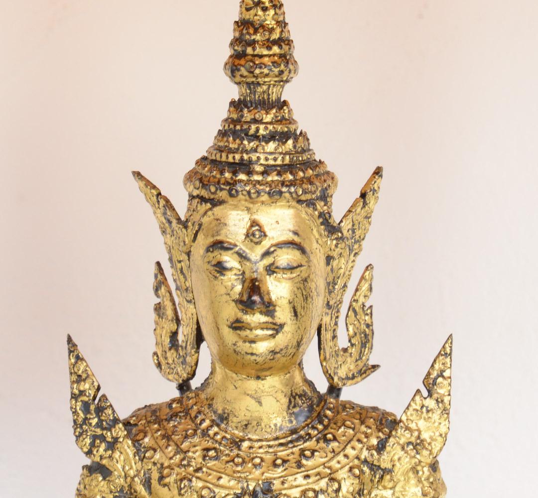 Stylish Pair of Gilded Bronze Buddha Table Lamps In Good Condition For Sale In Vlimmeren, BE