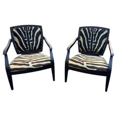 Stilvolles Paar italienische Sessel aus schwarzem Holz und Zebra-Kuhfell aus Rindsleder