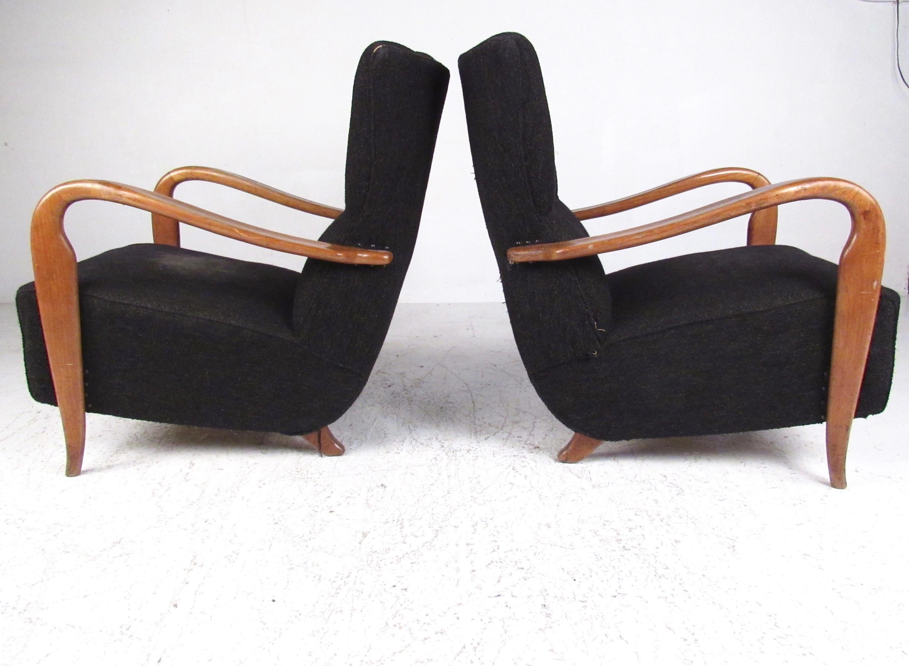 Stylish Pair of Italian Modern Armchairs in the style of Paolo Buffa In Fair Condition In Brooklyn, NY