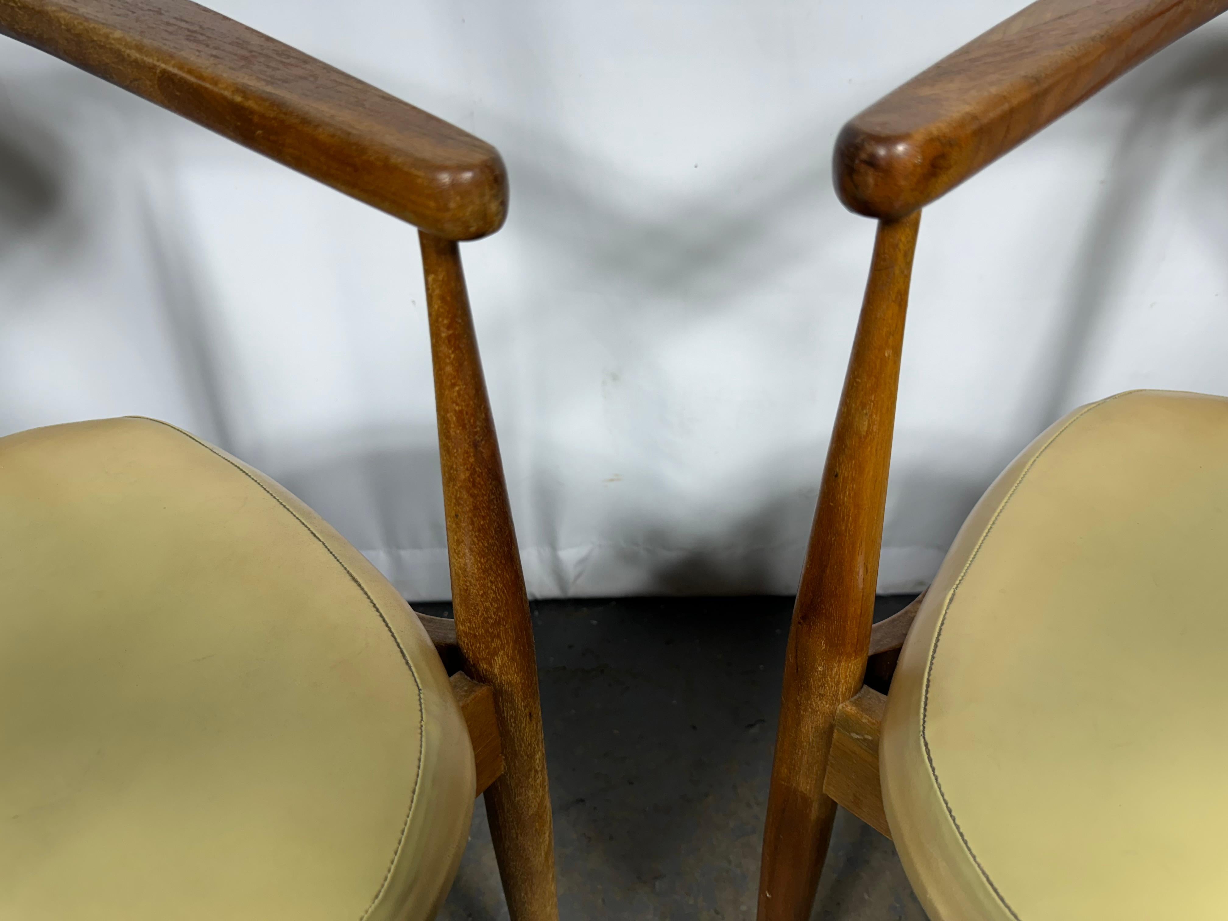 Américain Paire de fauteuils modernistes par Adrian Pearsall pour Craft Associates en vente