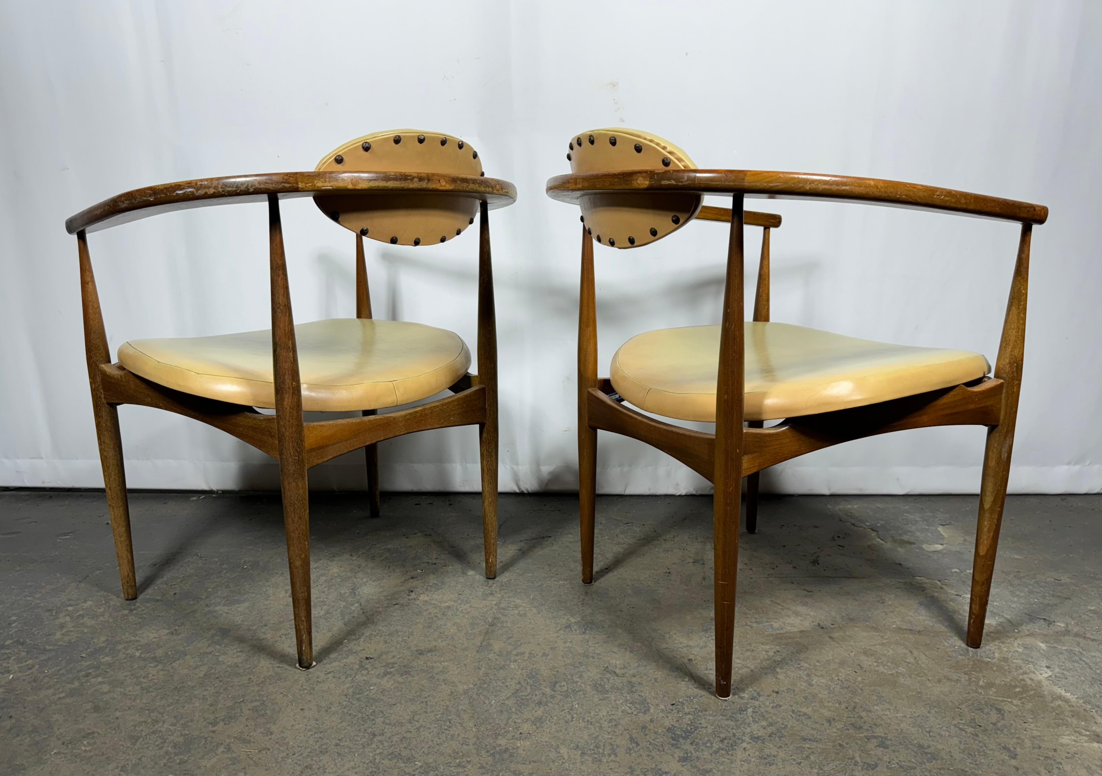 Paire de fauteuils modernistes par Adrian Pearsall pour Craft Associates Bon état - En vente à Buffalo, NY