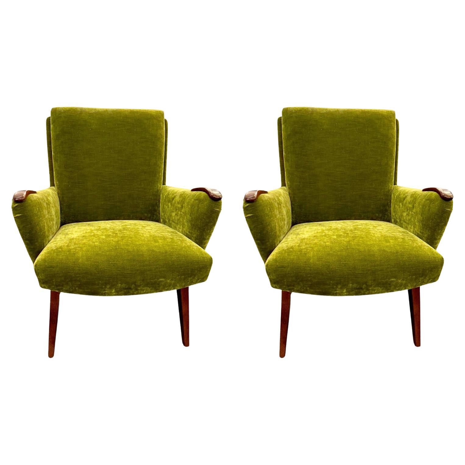 Stylish Pair of Olive Green Italian Mid Century Modern Lounge Chairs 1950s