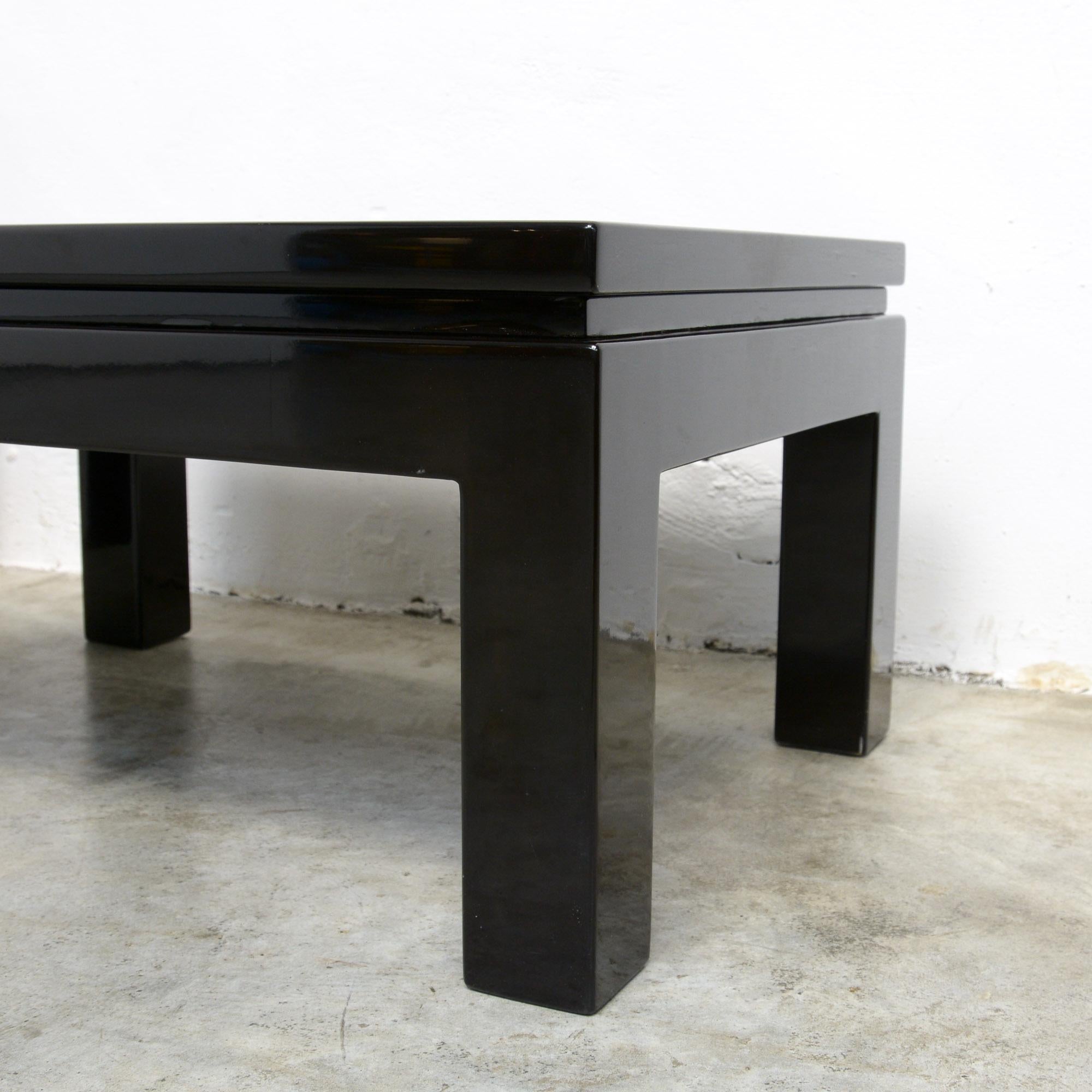 Stylish Pair of Side Tables by Jean Claude Dresse 5