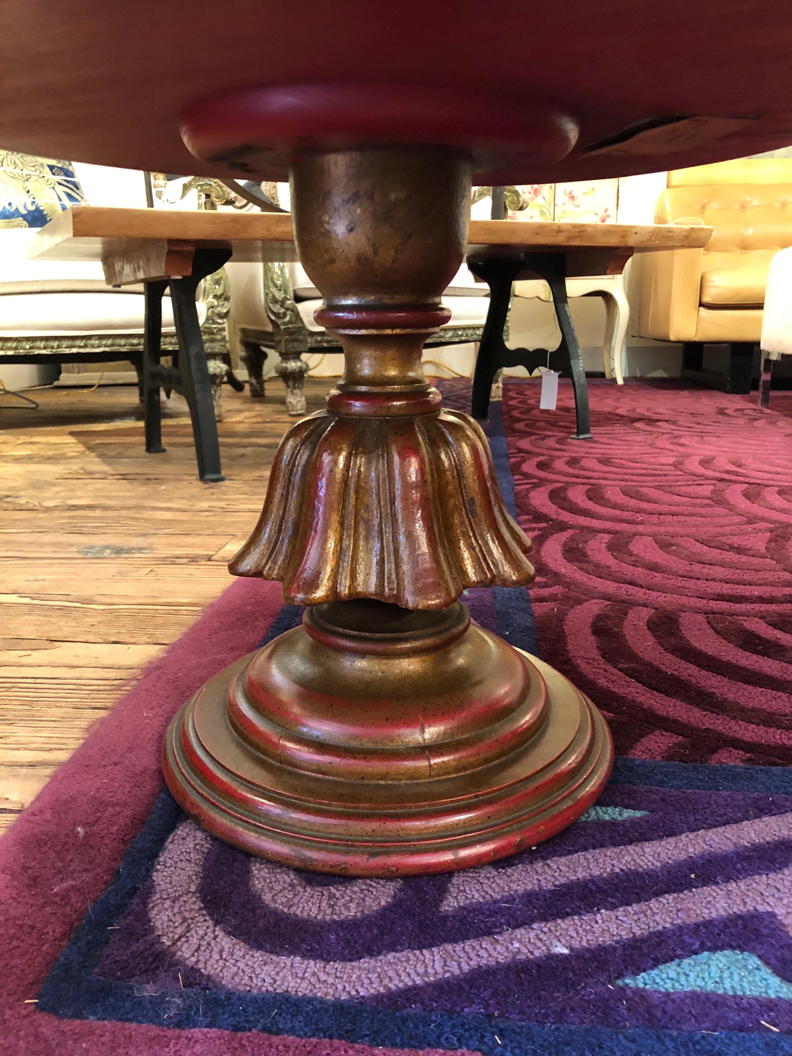 Giltwood Stylish Pair of Warmly Gilded Round End Tables