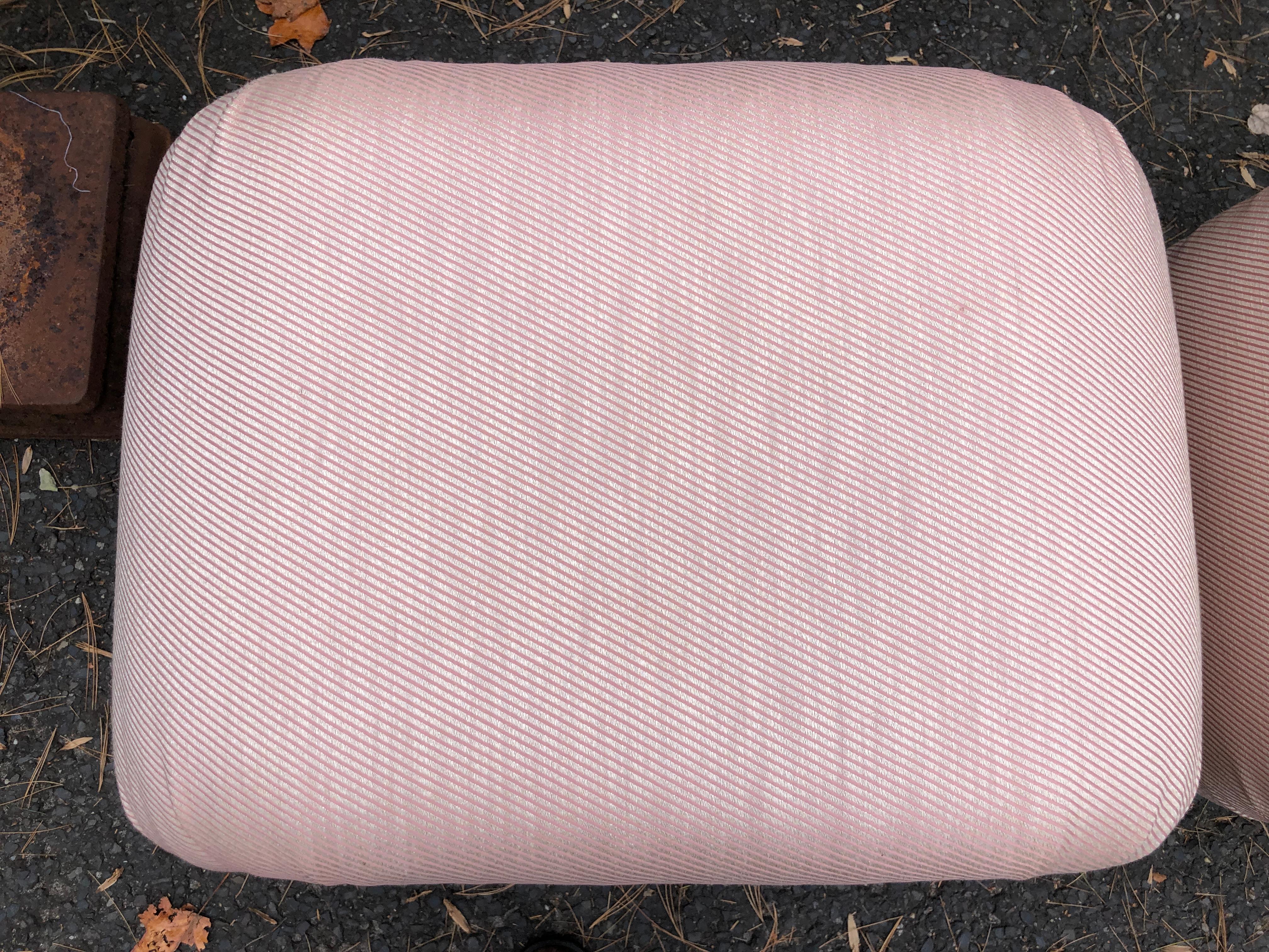 Américain Paire de poufs élégants Vladimir Kagan pour Directional Waterfall du milieu du siècle dernier en vente