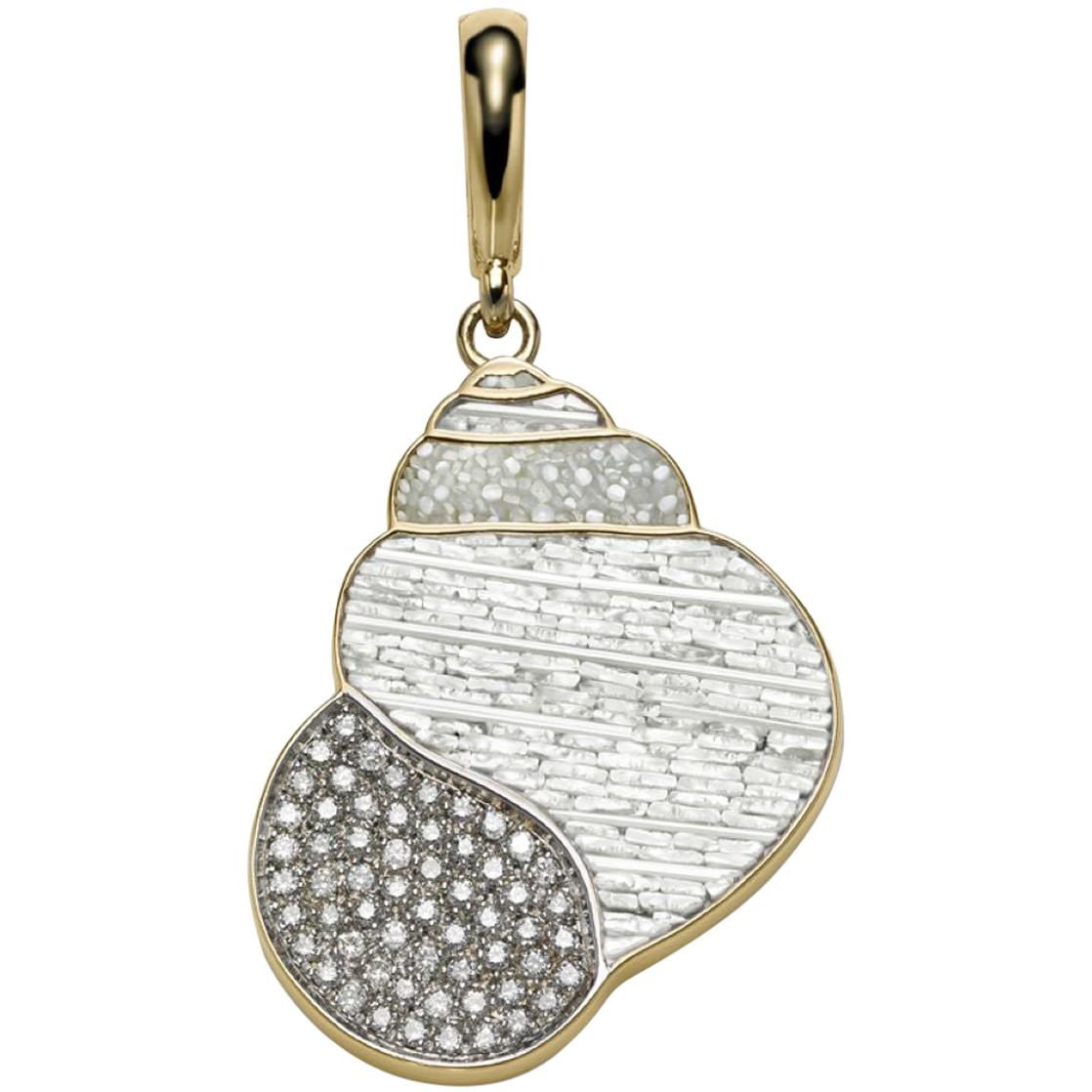 Charme pendentif élégant en or jaune avec micro-mosaïque de diamants blancs, conçu par Fuksas