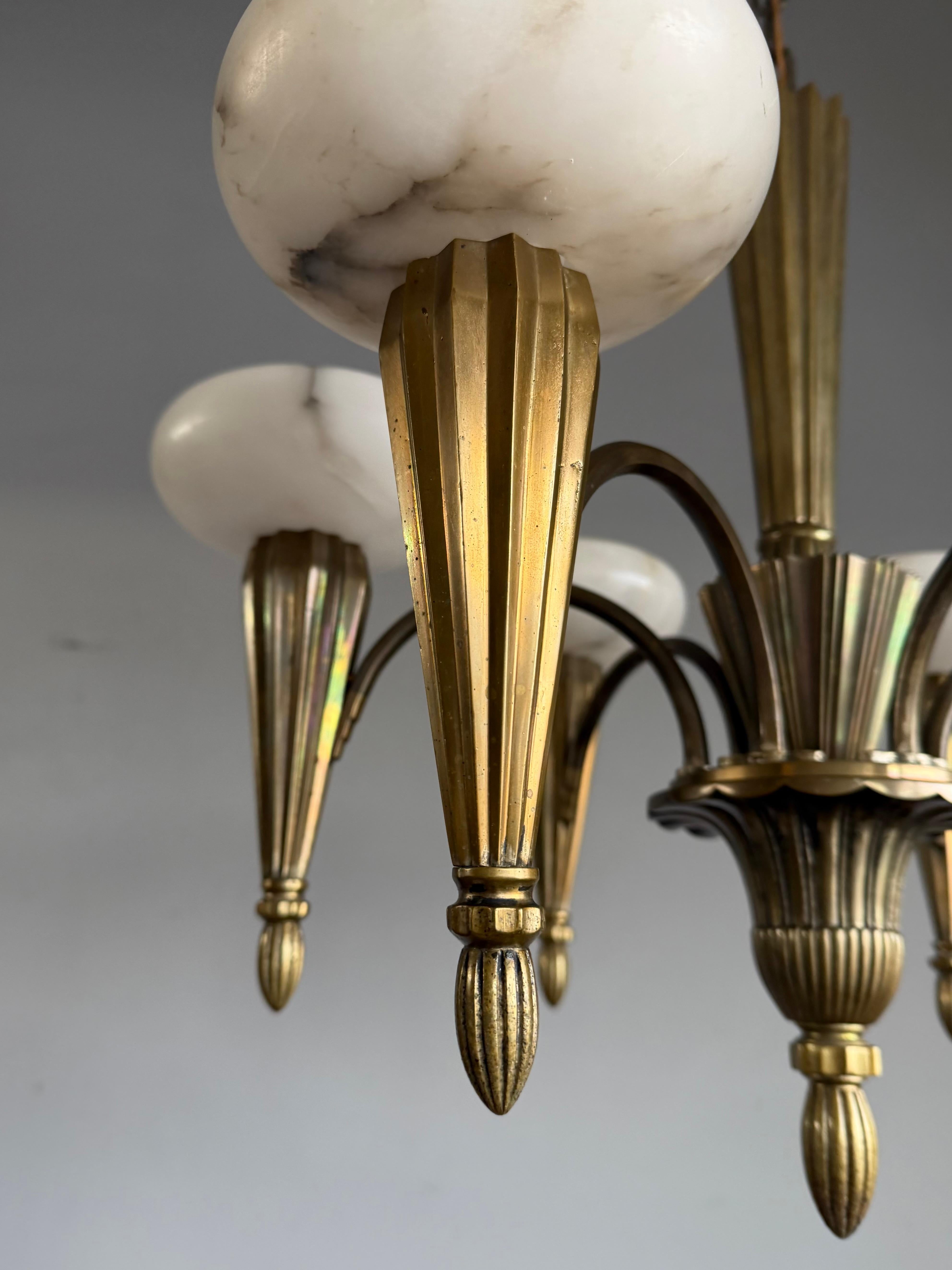 Lustre / Pendentif Art Déco en bronze de taille parfaite. Ombres d'albâtre en vente 4