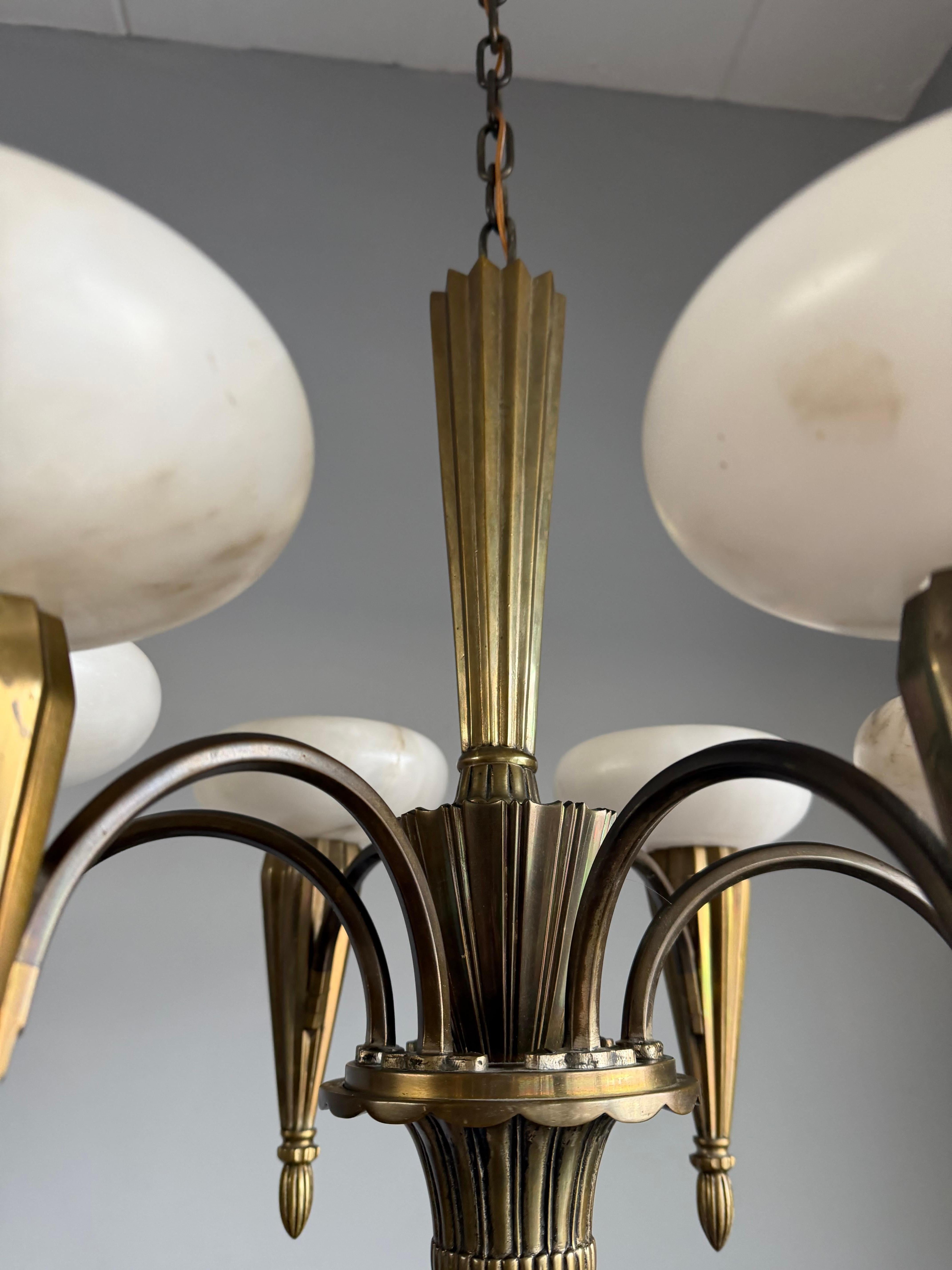 Lustre / Pendentif Art Déco en bronze de taille parfaite. Ombres d'albâtre en vente 5